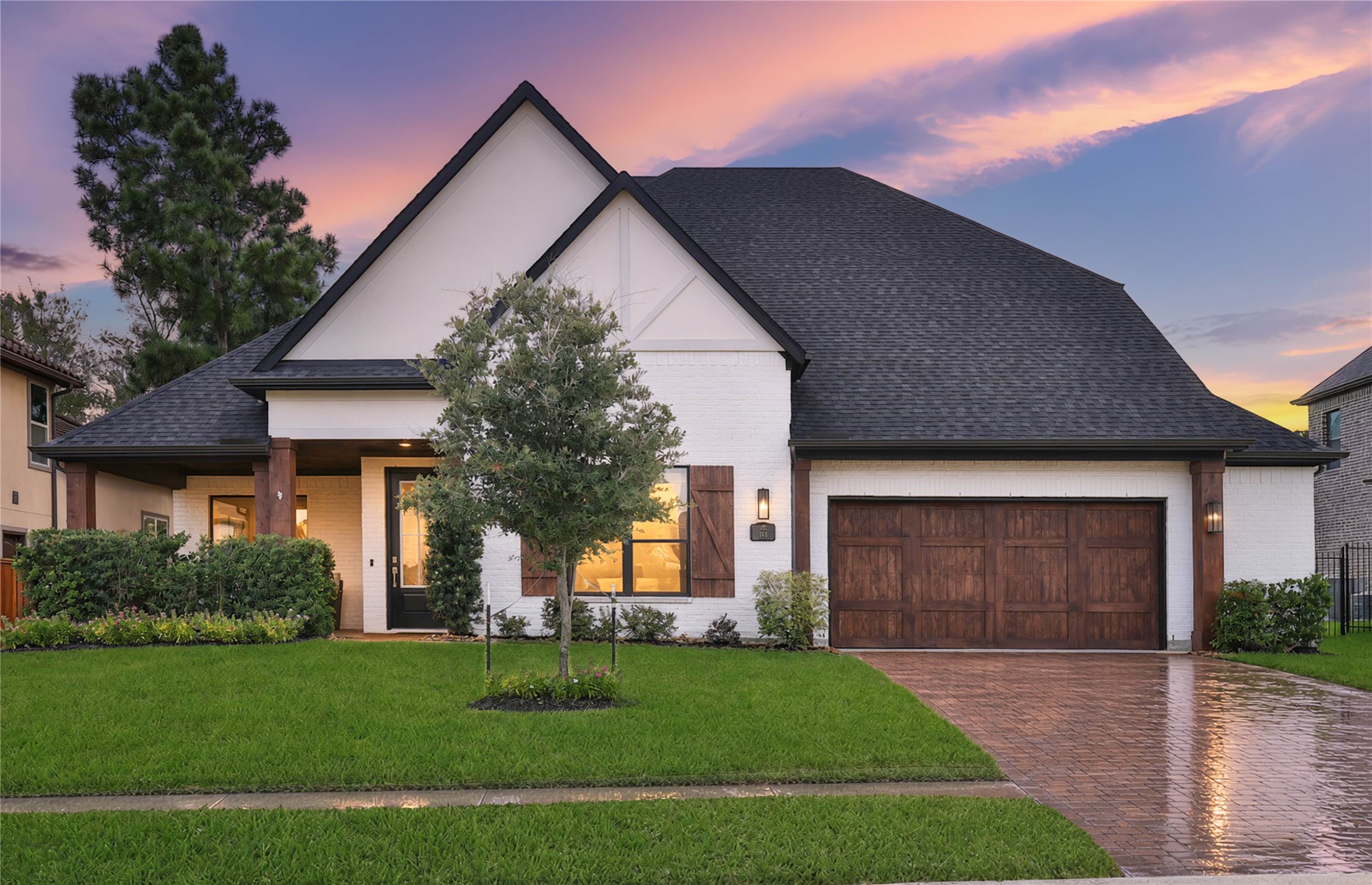 115 Oak Estates Drive Property Photo 1