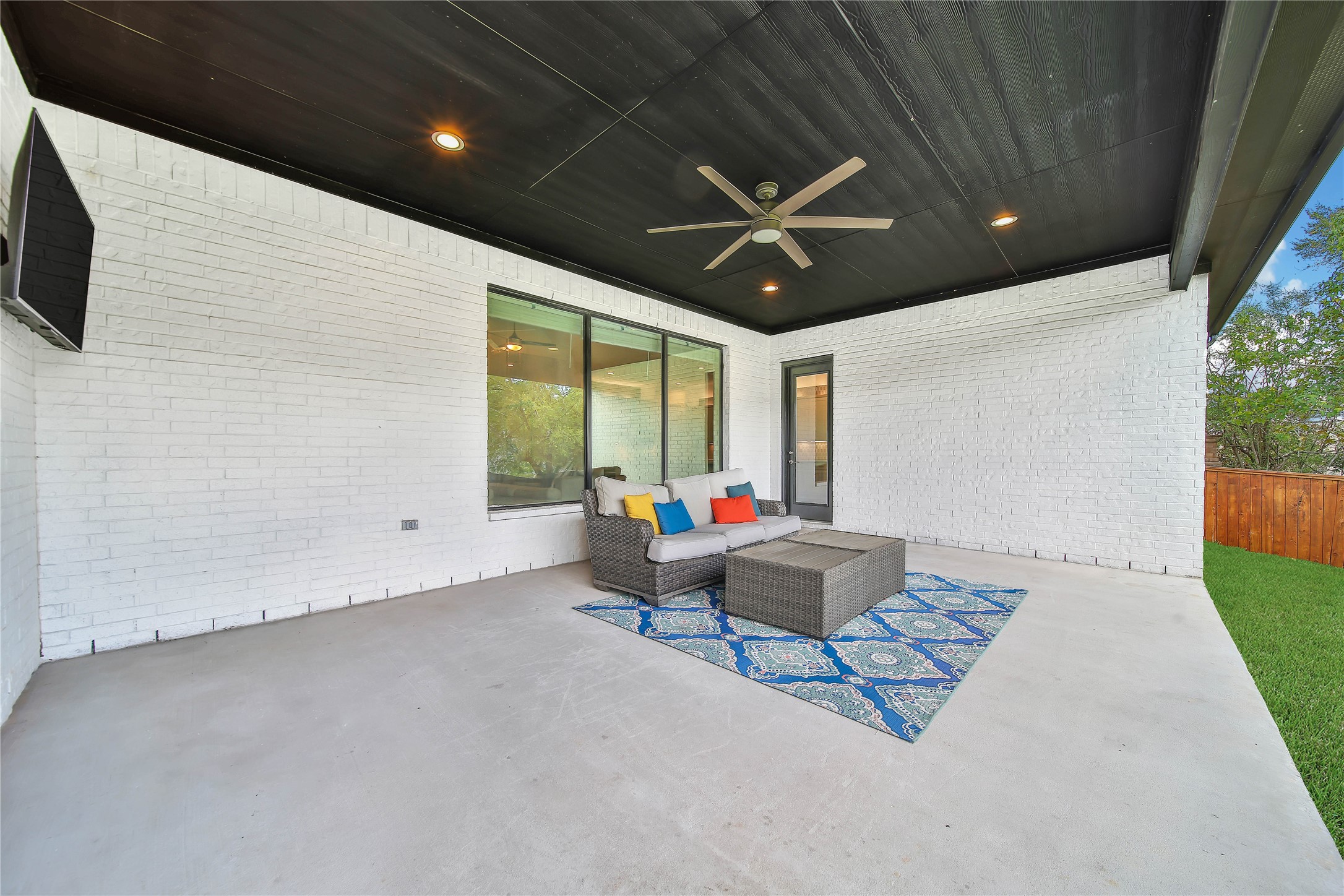 115 Oak Estates Drive Property Photo 33