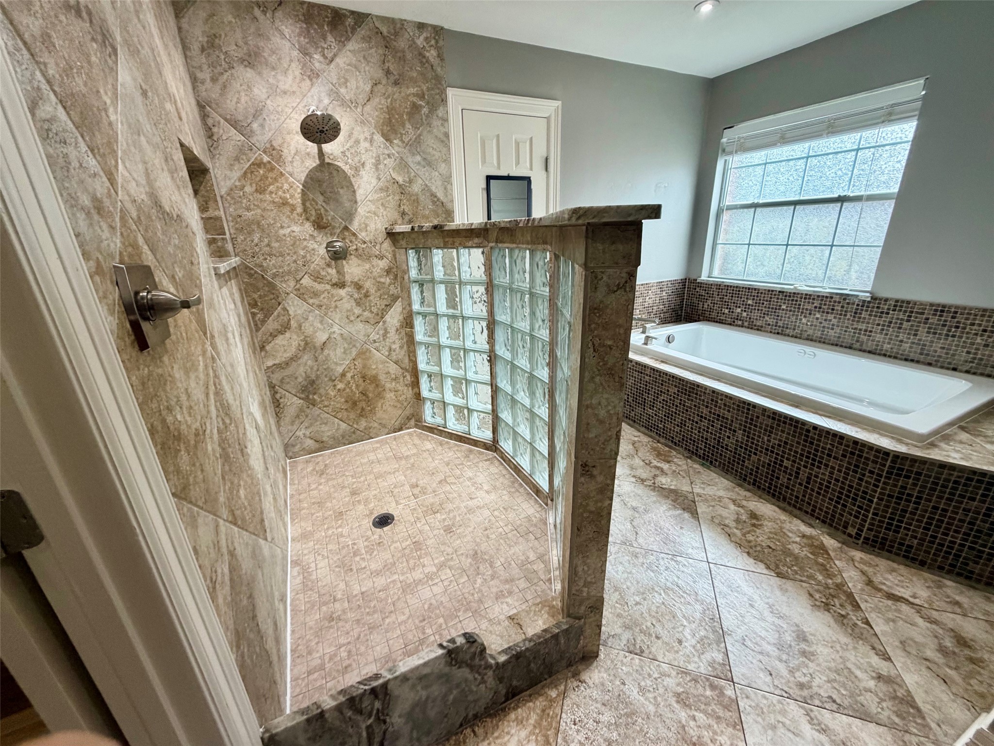 2119 Meadows Boulevard Property Photo 15