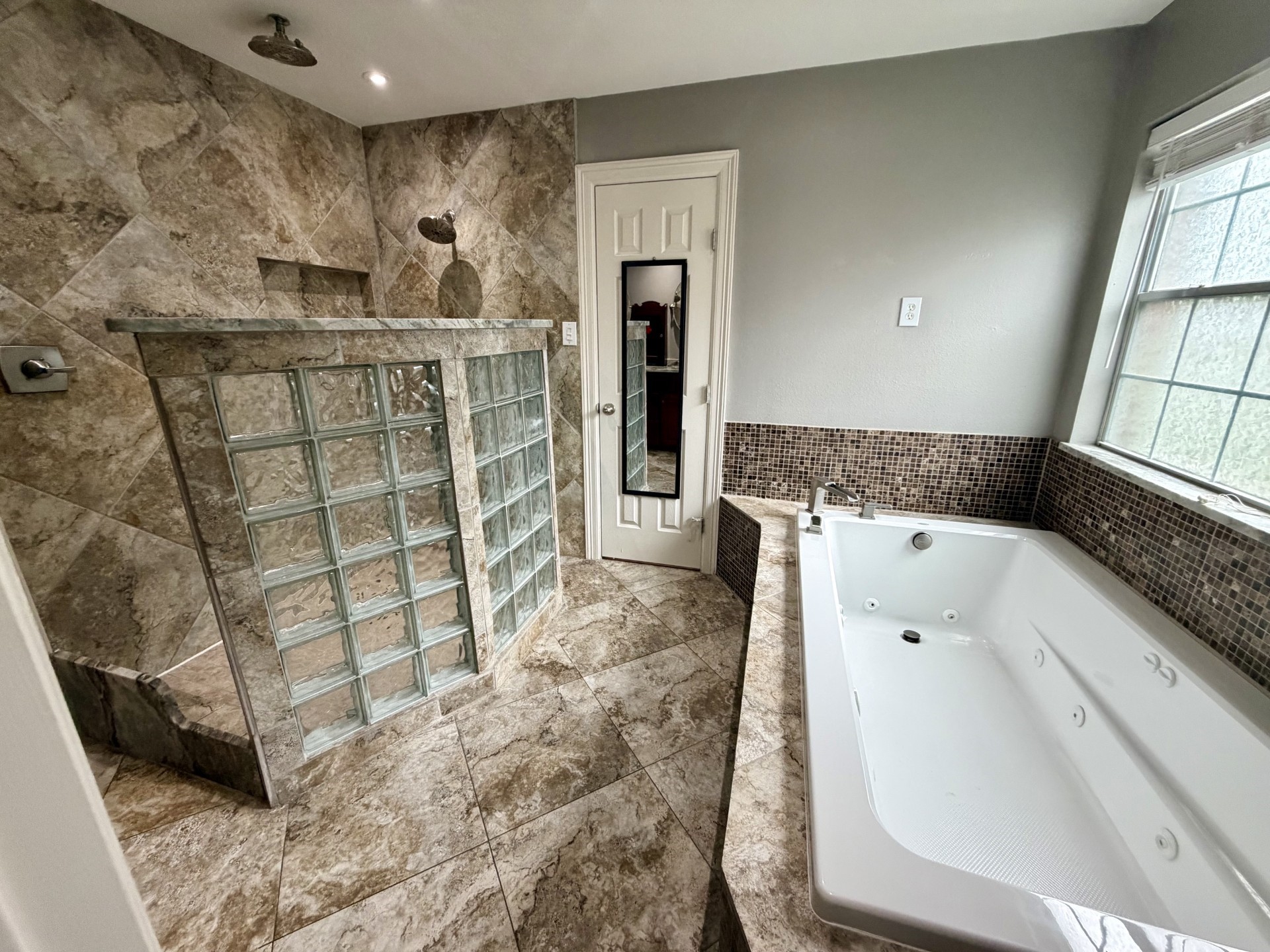 2119 Meadows Boulevard Property Photo 17