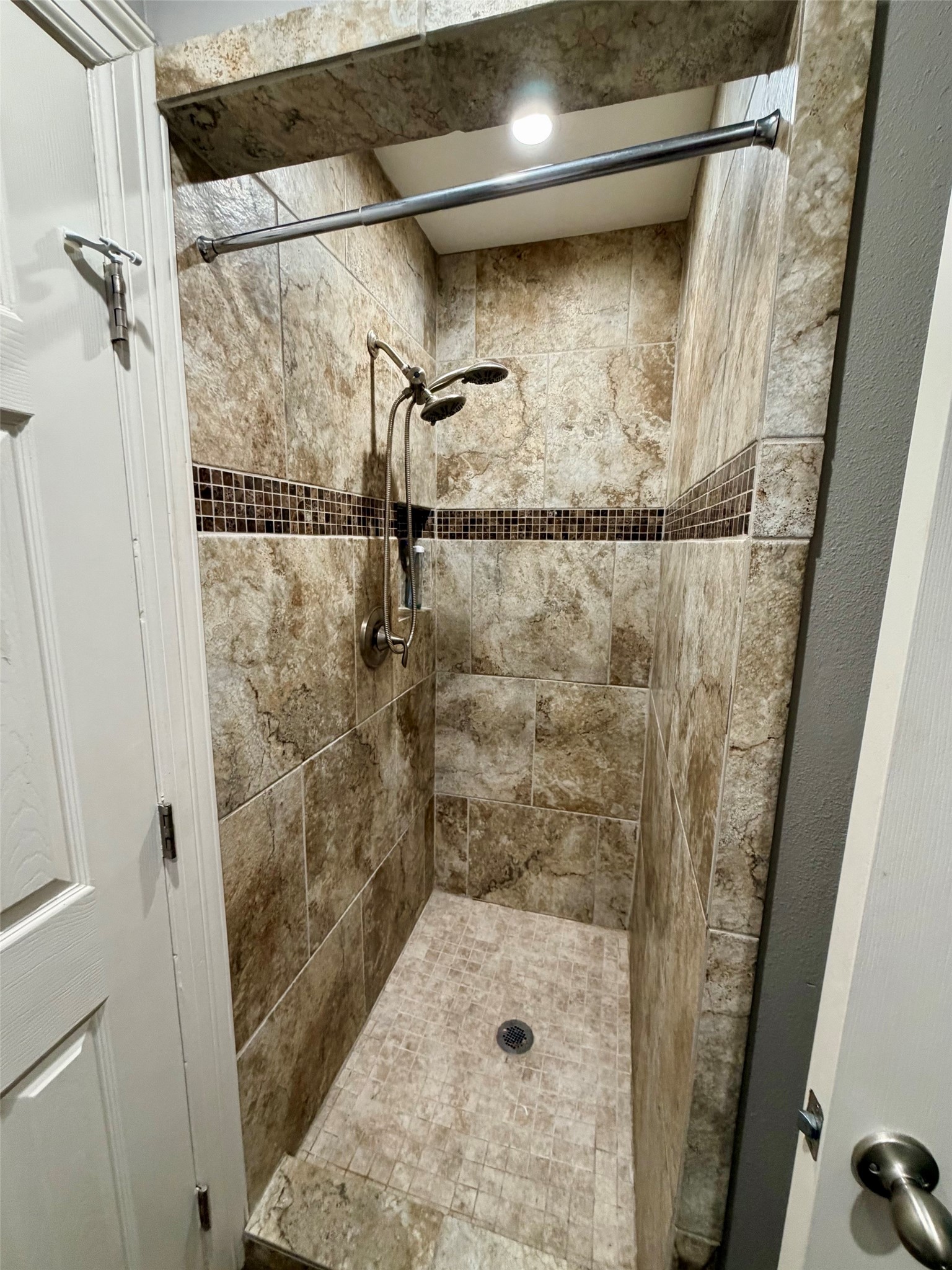 2119 Meadows Boulevard Property Photo 20
