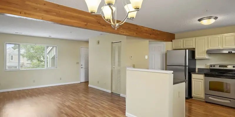 676 Walden Circle Property Photo 4