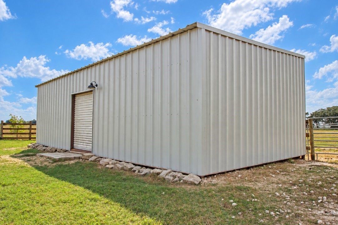 2491 E Fannin Street Property Photo 5