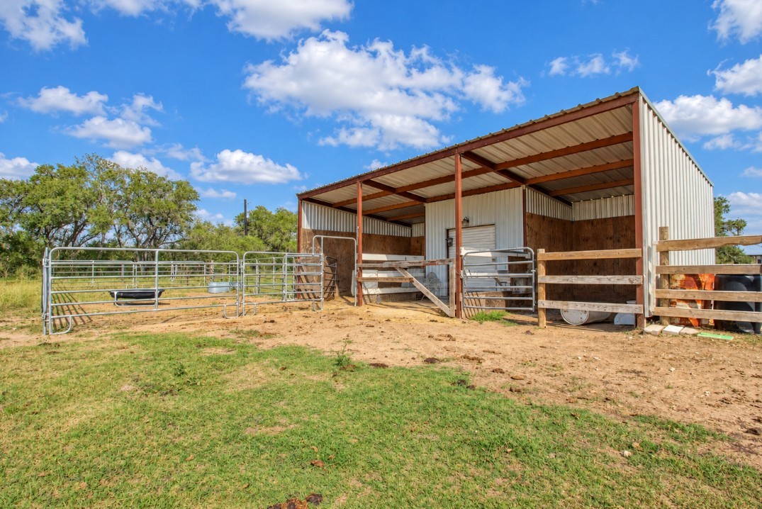 2491 E Fannin Street Property Photo 6