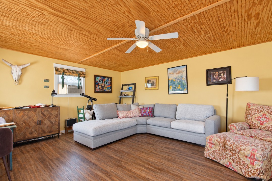 2491 E Fannin Street Property Photo 8