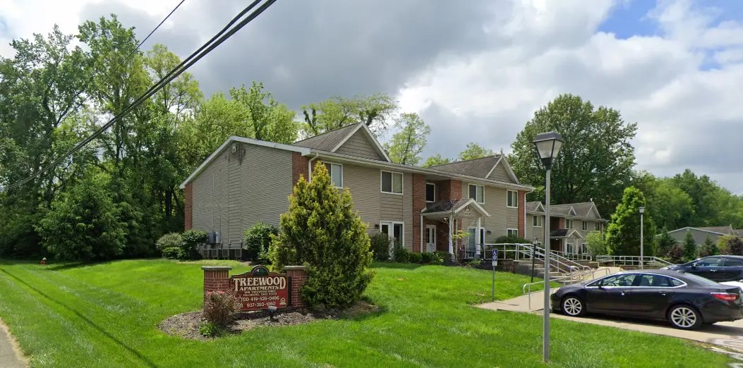 808 Treewood Dr Property Photo 1