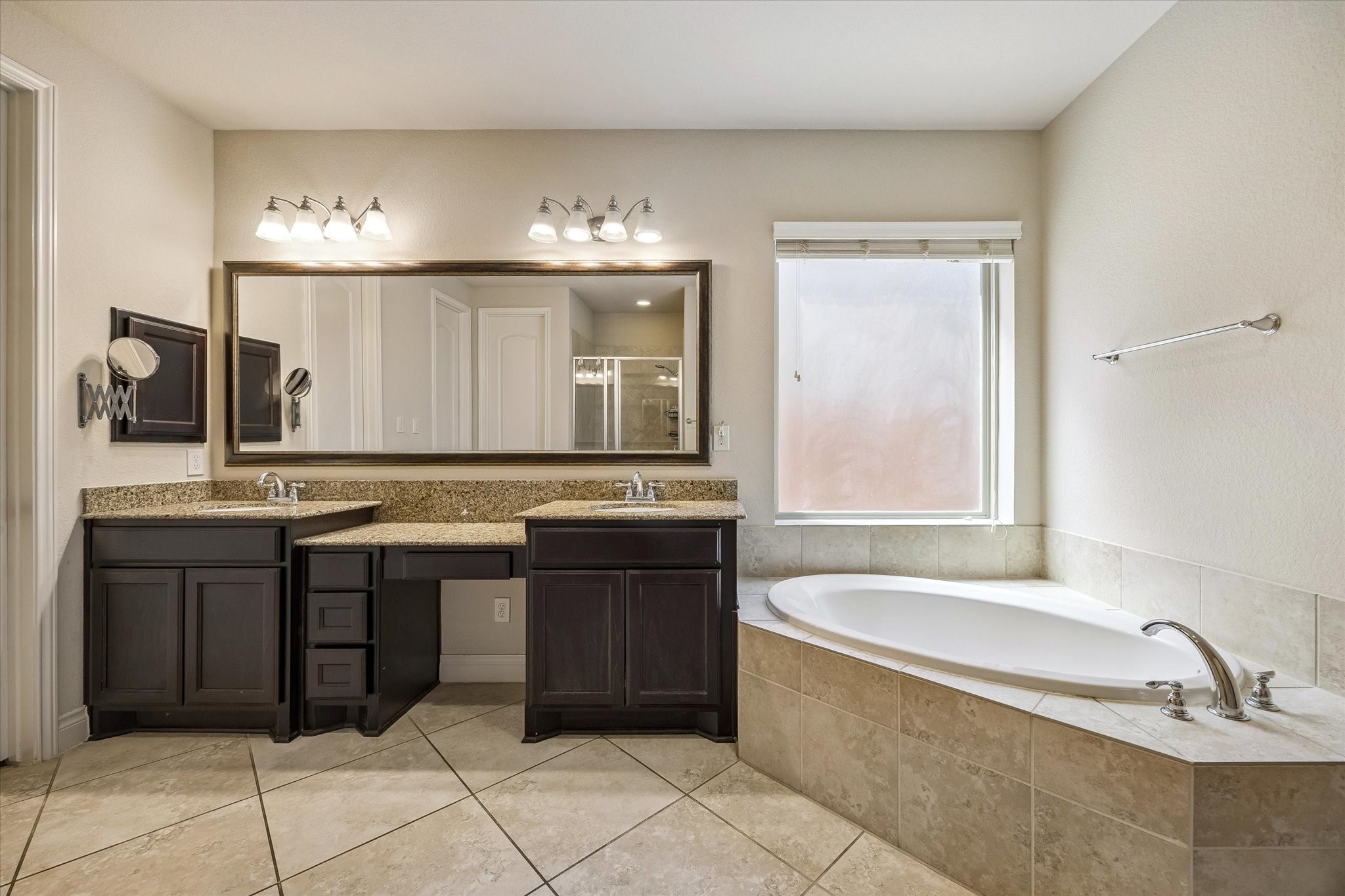 27726 Fleetwood Bend Lane Property Photo 12
