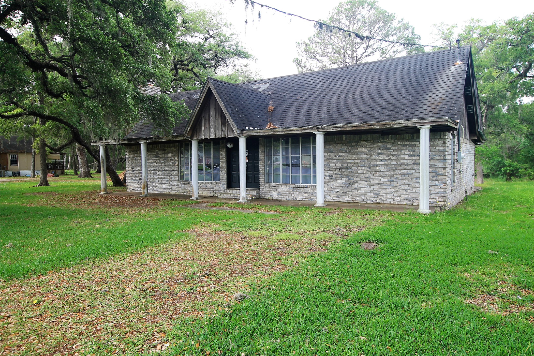 1518 S Columbia Drive Property Photo 2