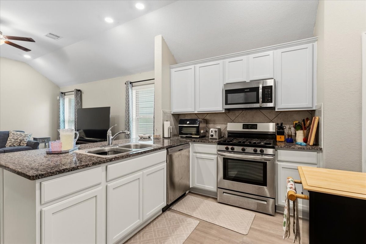 5831 Buckner Creek Court Property Photo 18