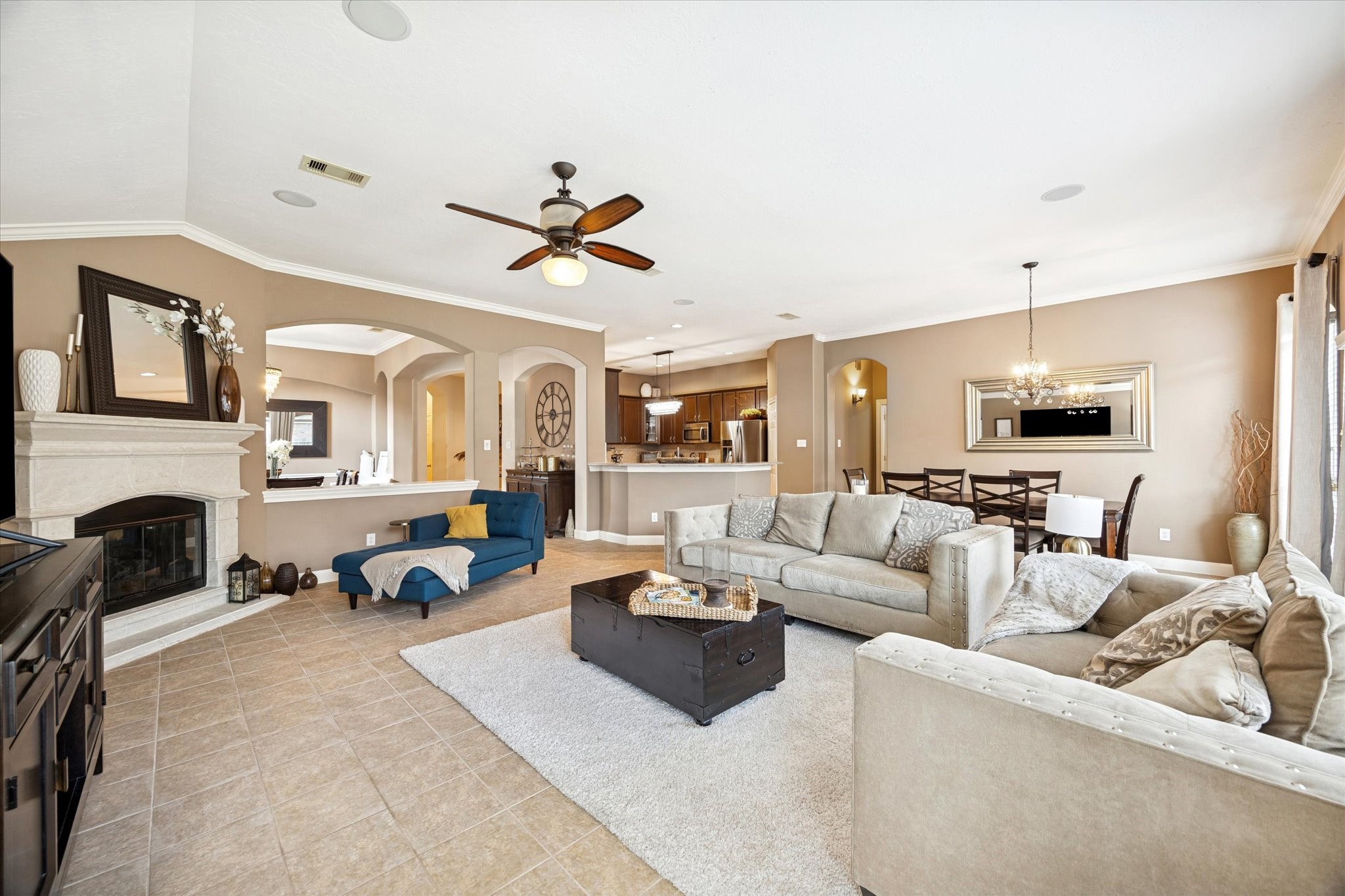 6315 Oakmont Creek Drive Property Photo 1