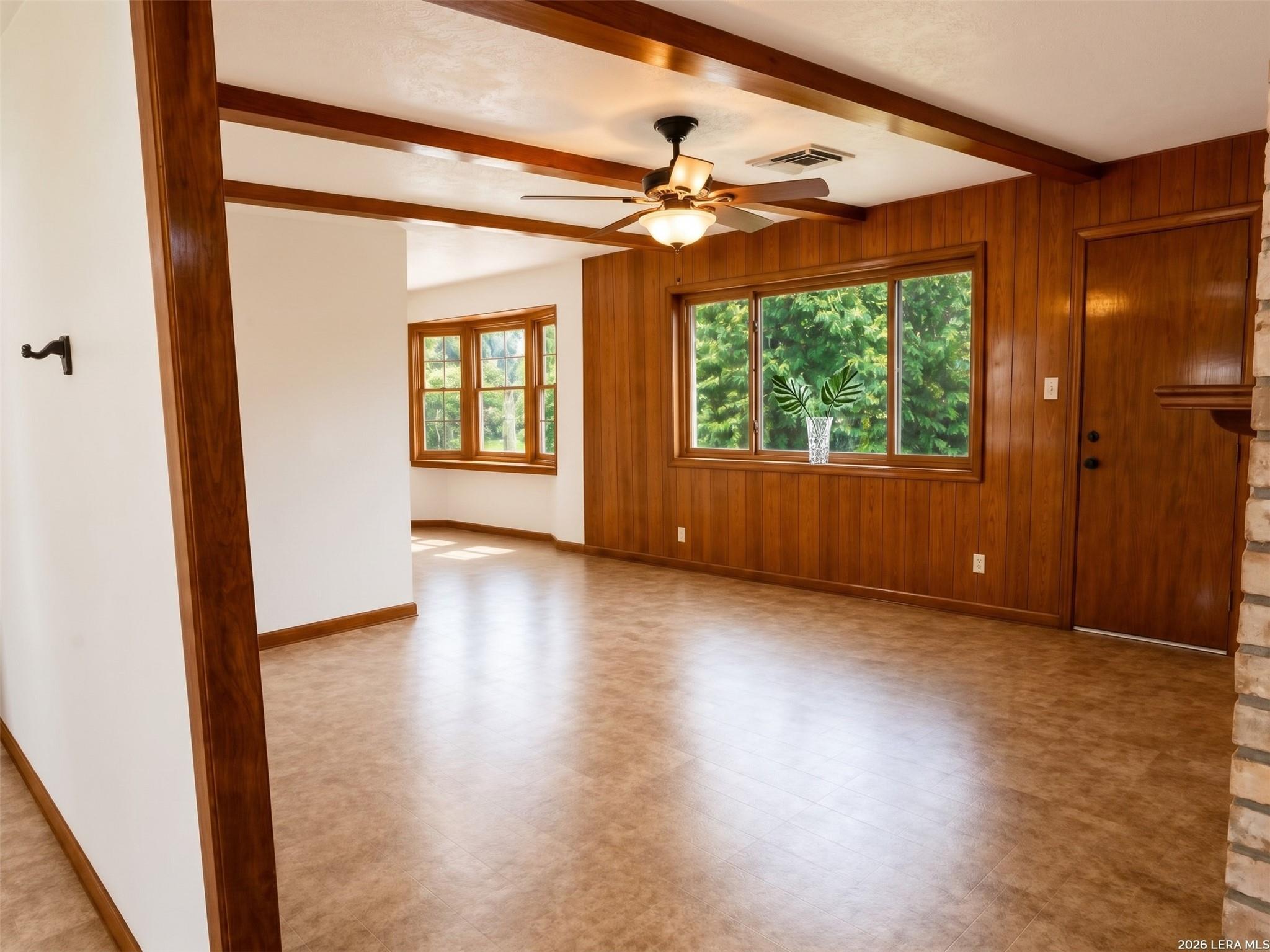 907 Redway Lane Property Photo 4