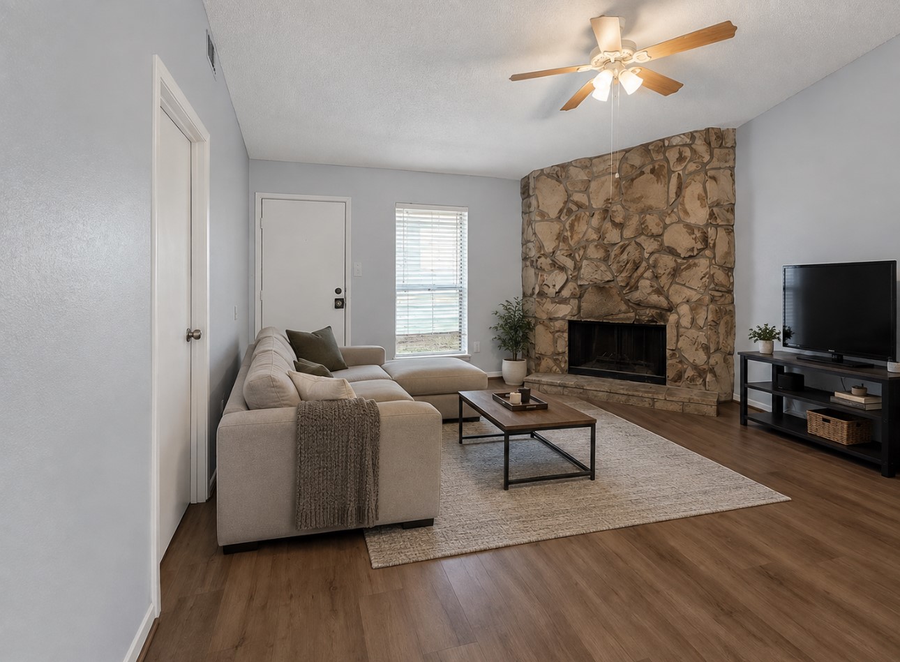 5759 Easthampton Drive B Property Photo 1