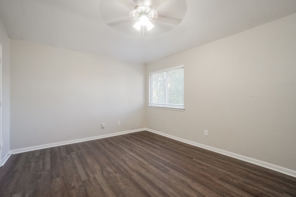 23503 Maple View Drive Property Photo 6
