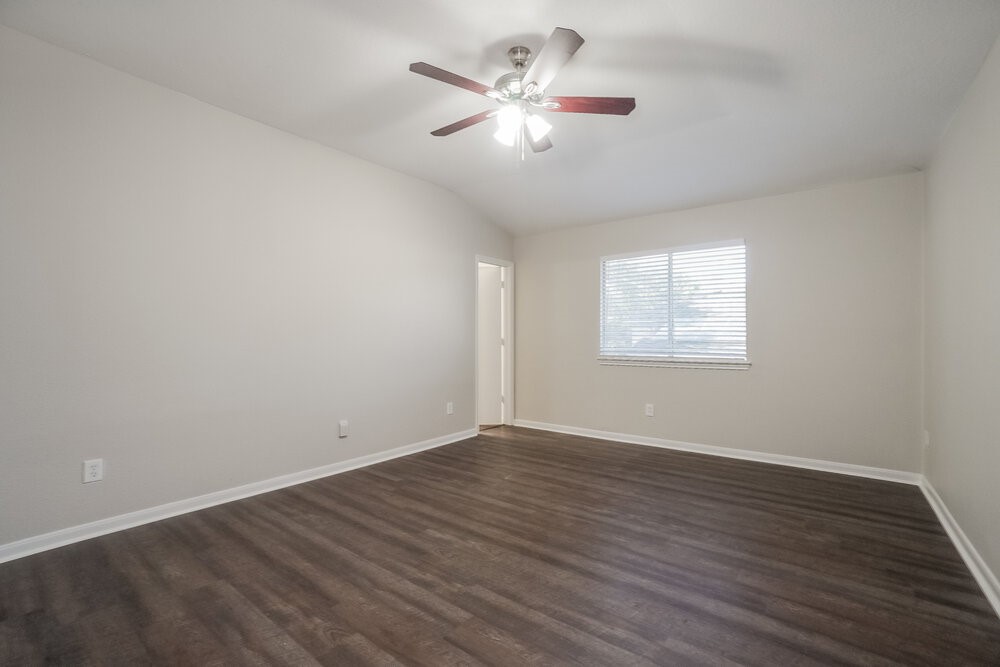 23503 Maple View Drive Property Photo 14