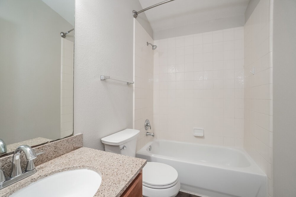 23503 Maple View Drive Property Photo 16