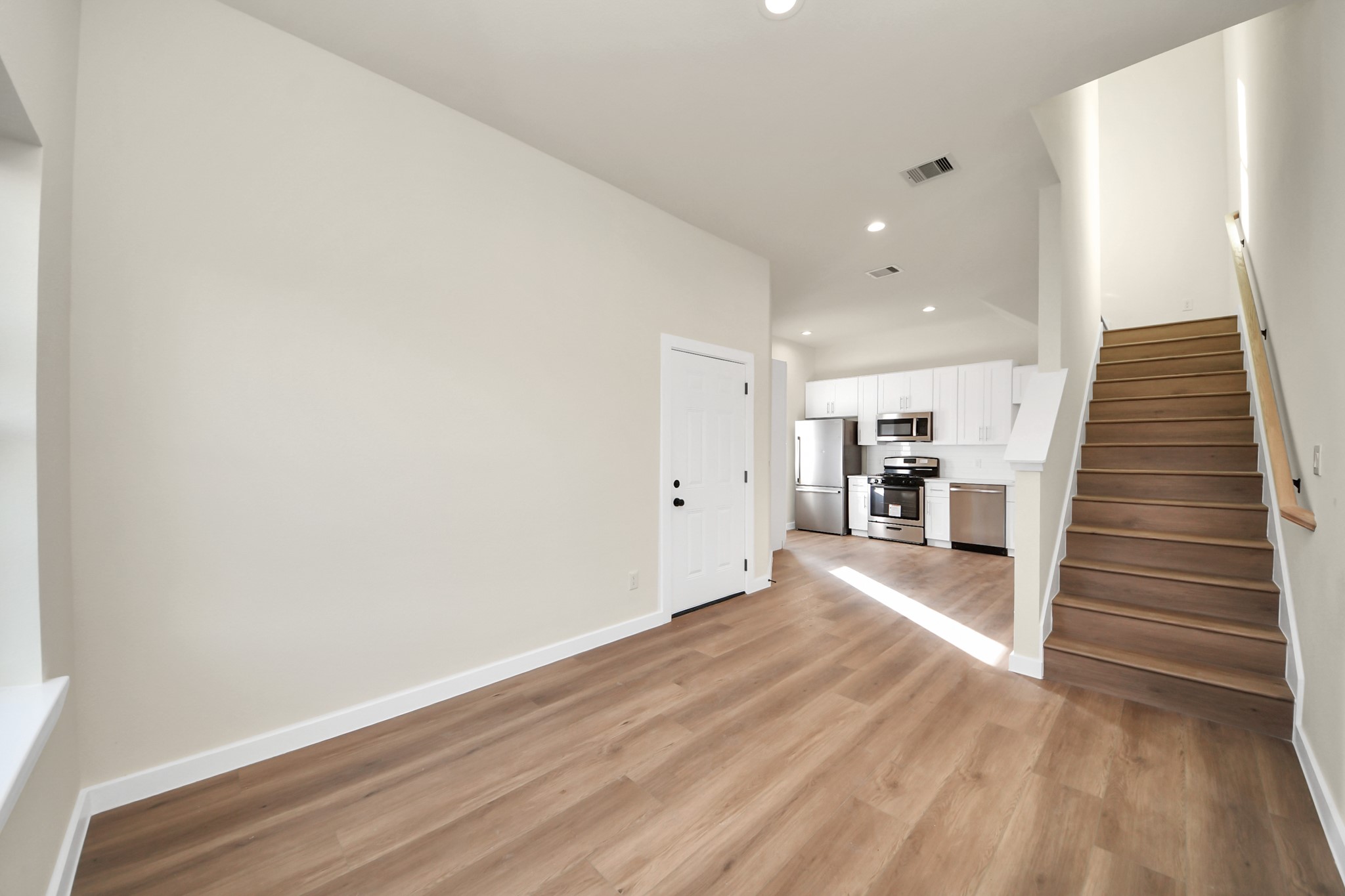 8025 Peachtree Street A Property Photo 6