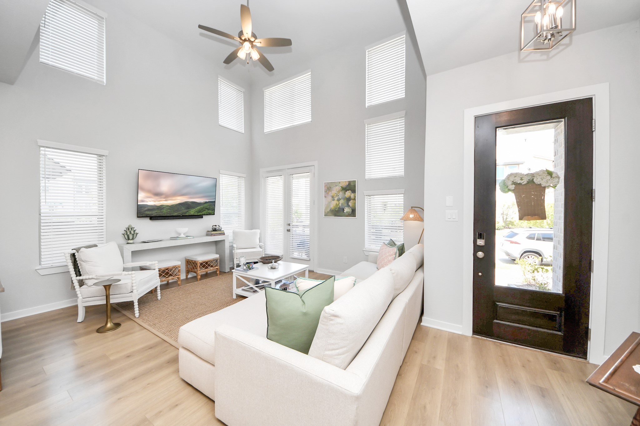 16522 Lake Austin Street Property Photo 6