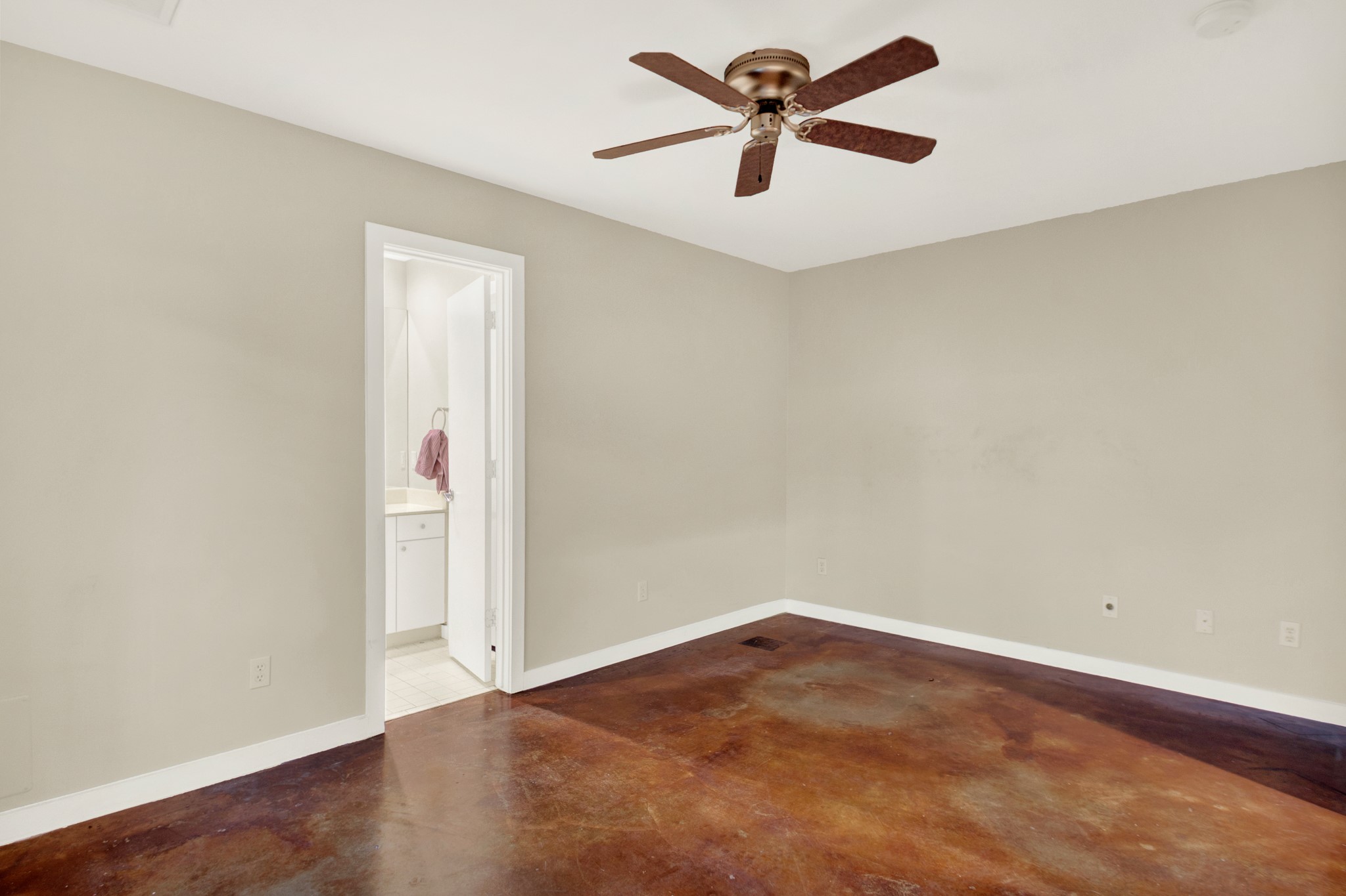 2005 Mason Street Property Photo 6
