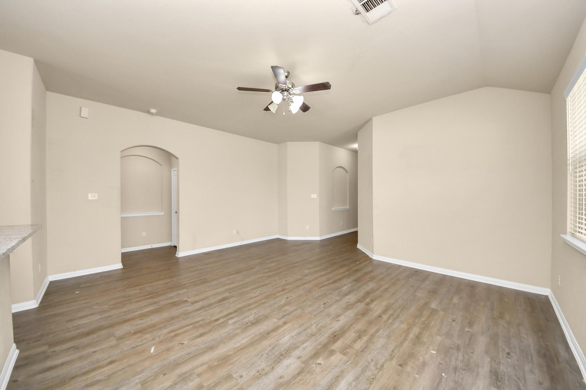 330 Kickapoo Drive, Anahuac Tx 77514 Property Photo 7