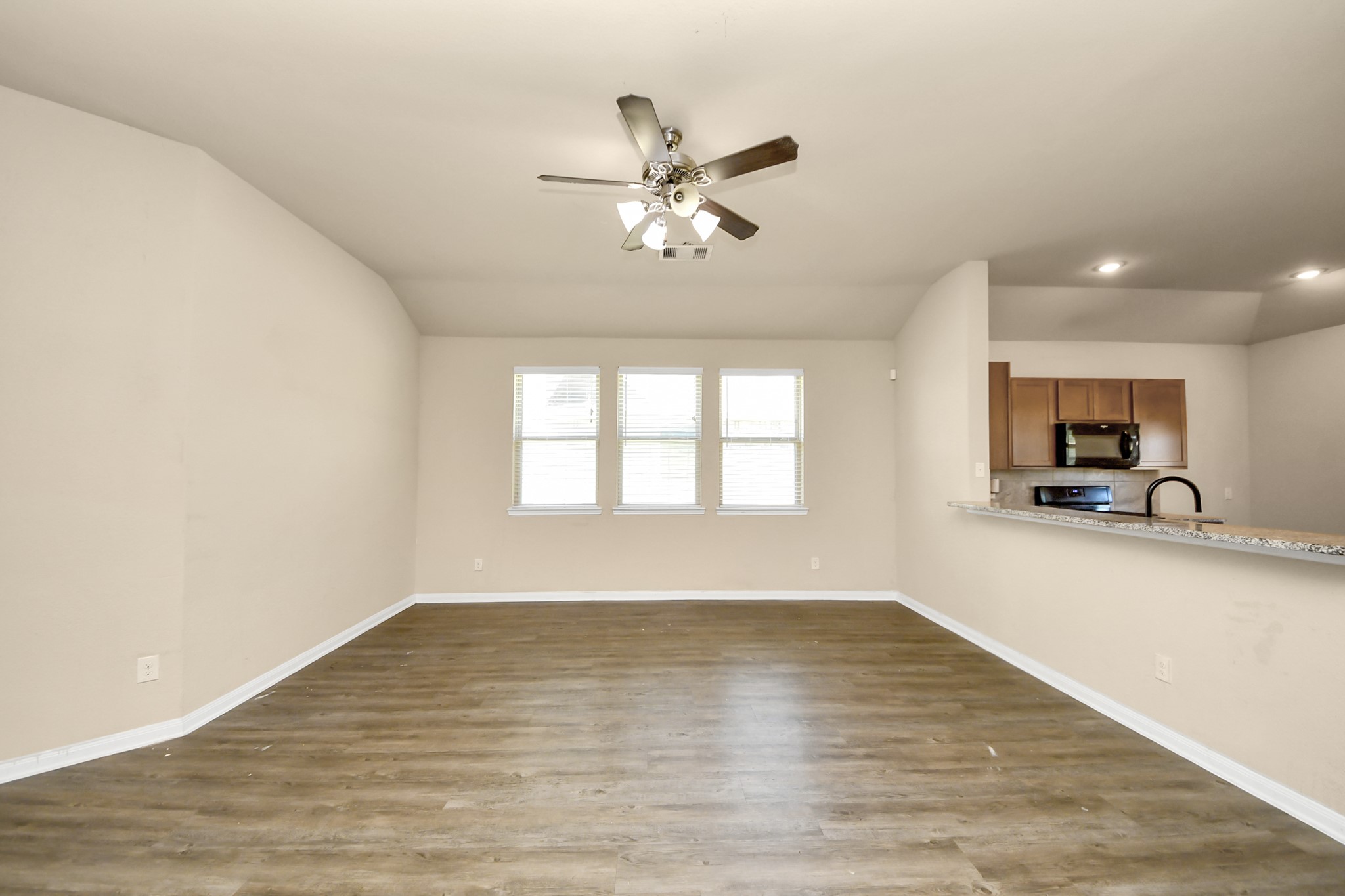 330 Kickapoo Drive Property Photo 8