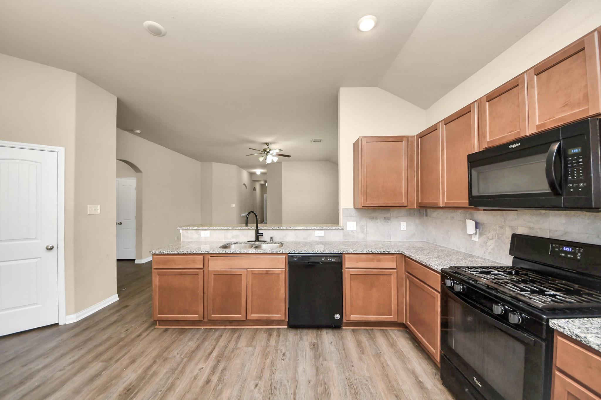 330 Kickapoo Drive, Anahuac Tx 77514 Property Photo 13