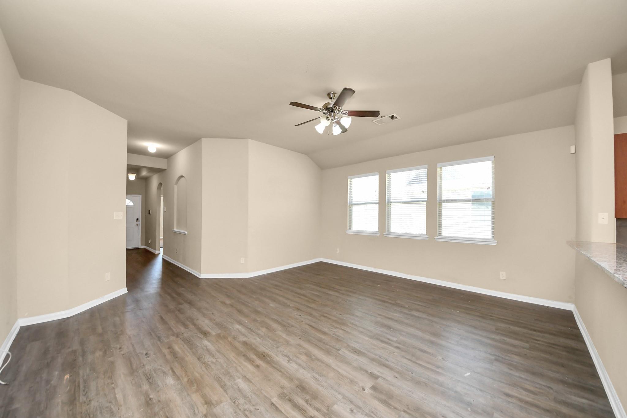 330 Kickapoo Drive, Anahuac Tx 77514 Property Photo 17