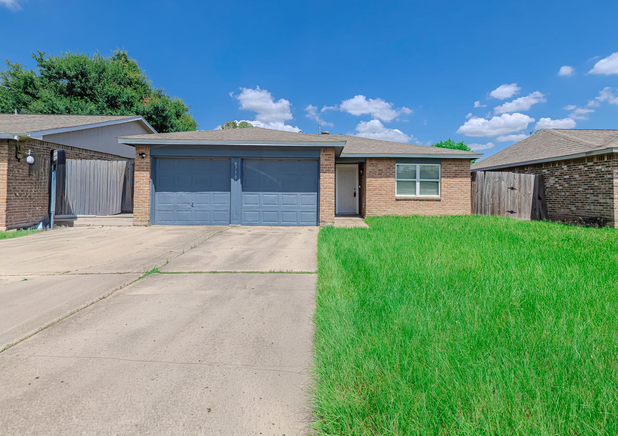 8710 Valley Flag, Houston Tx 77078 Property Photo 1