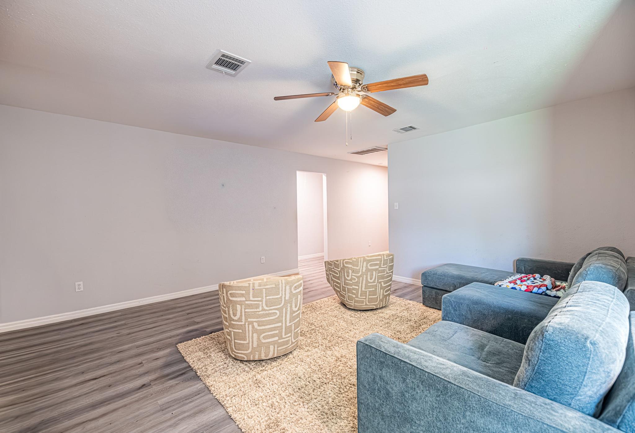 8710 Valley Flag, Houston Tx 77078 Property Photo 13