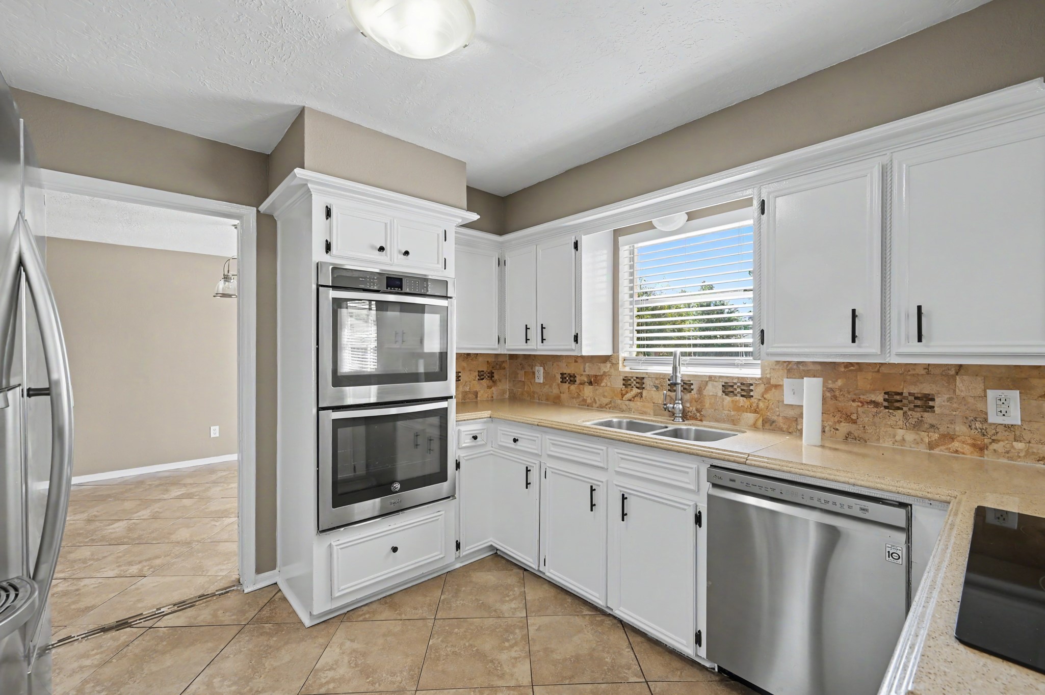 24915 Butterwick Drive Property Photo 7