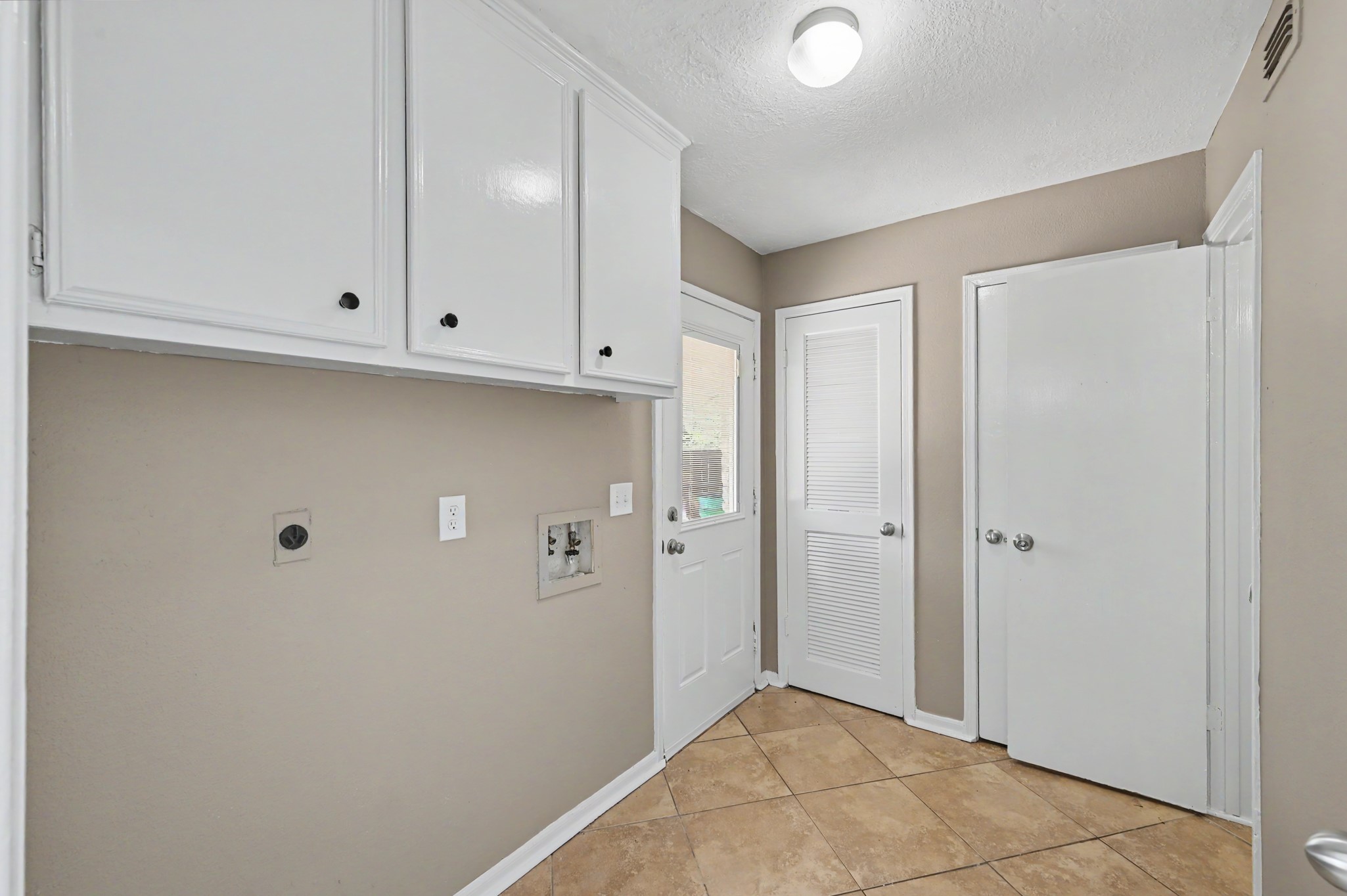 24915 Butterwick Drive Property Photo 11