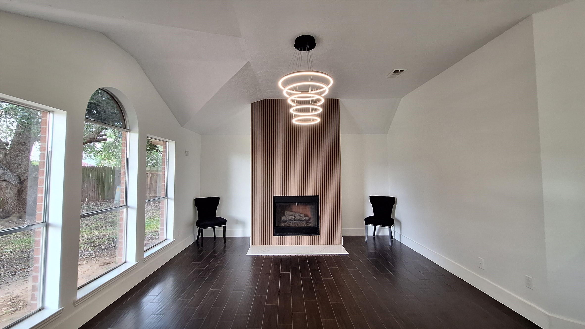 17122 Canterbury Green Court Property Photo 2