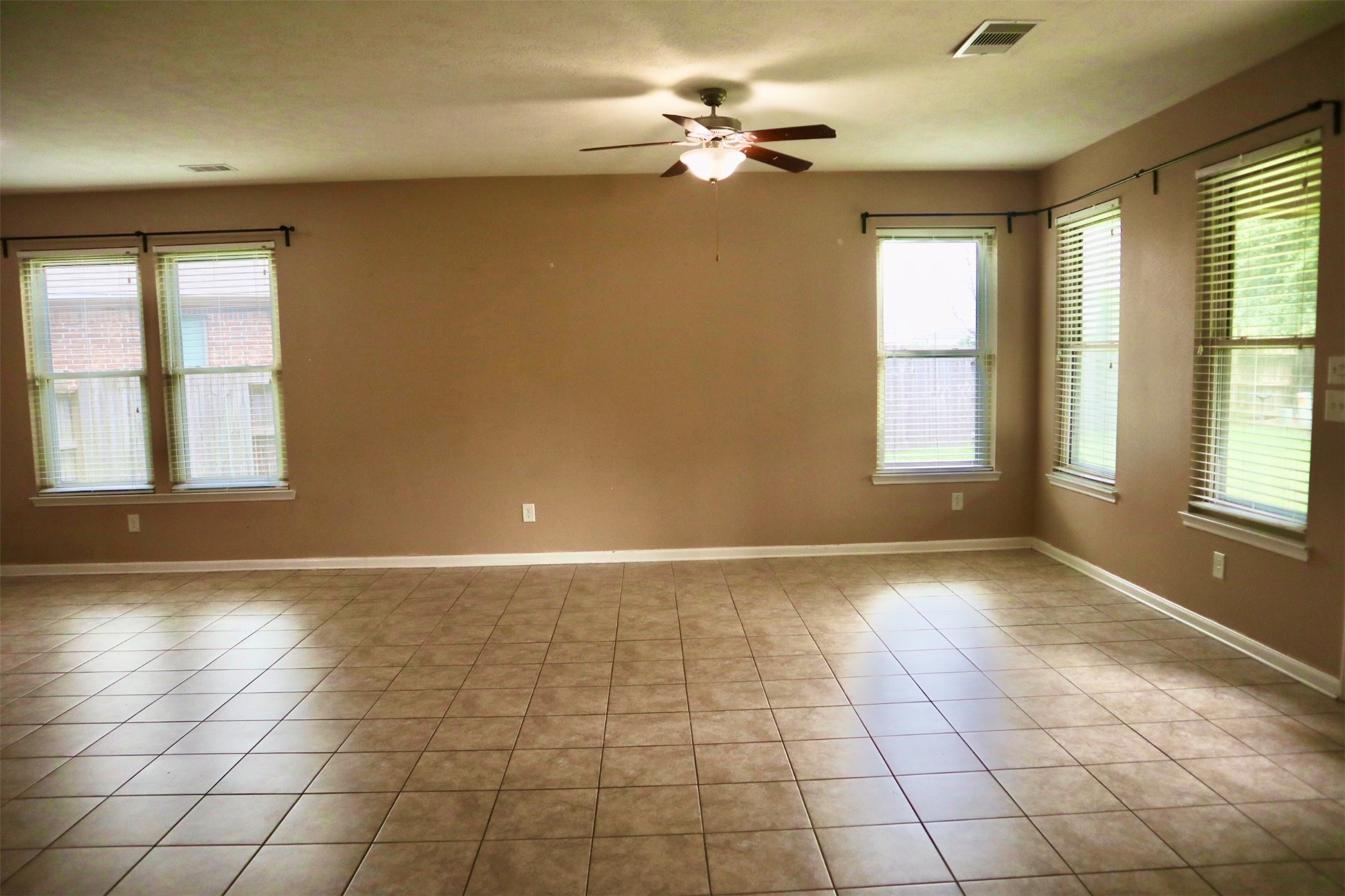 3410 Twin Meadow Lane Property Photo 7