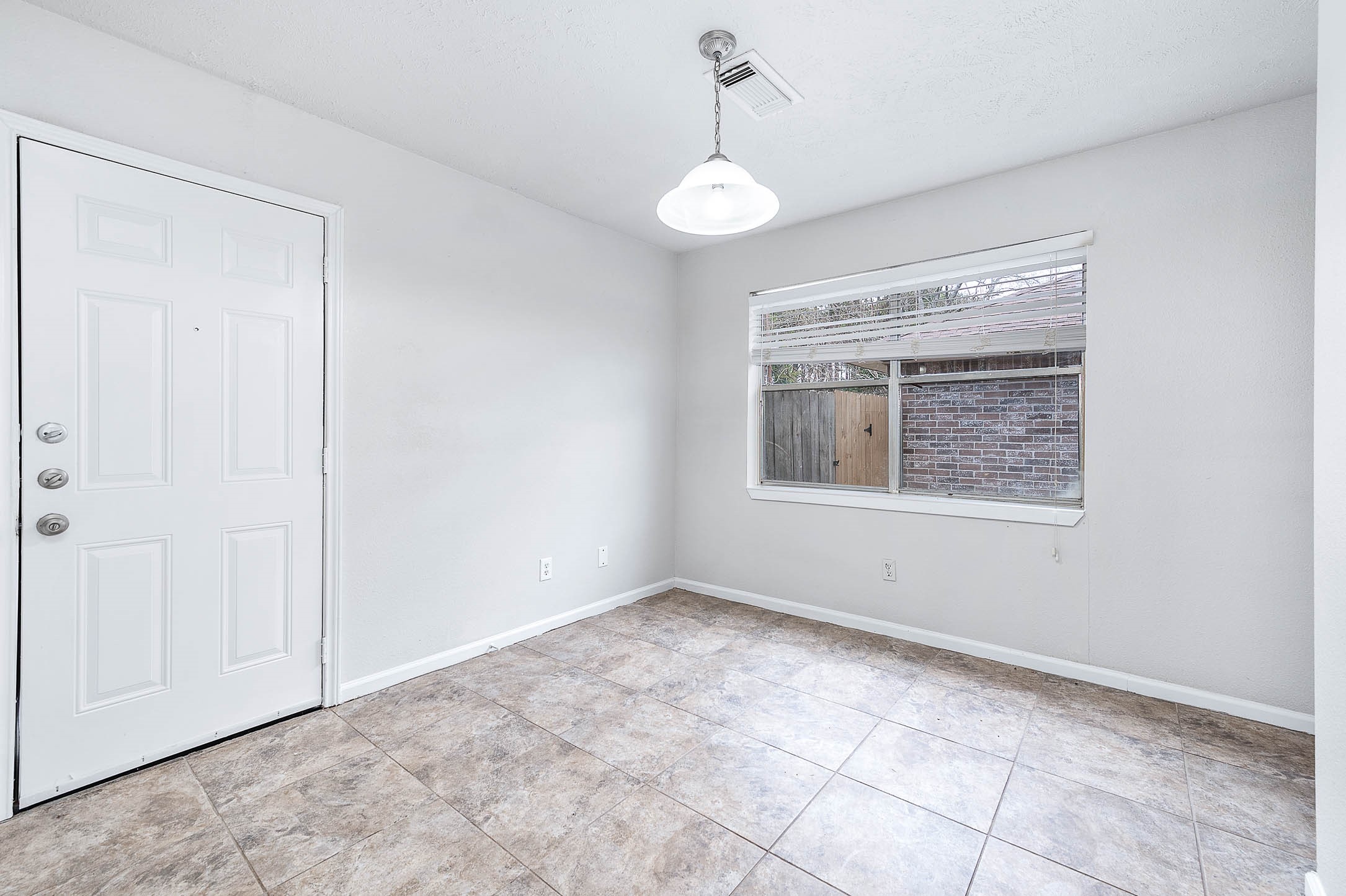 2227 Lexington Woods Drive Property Photo 11