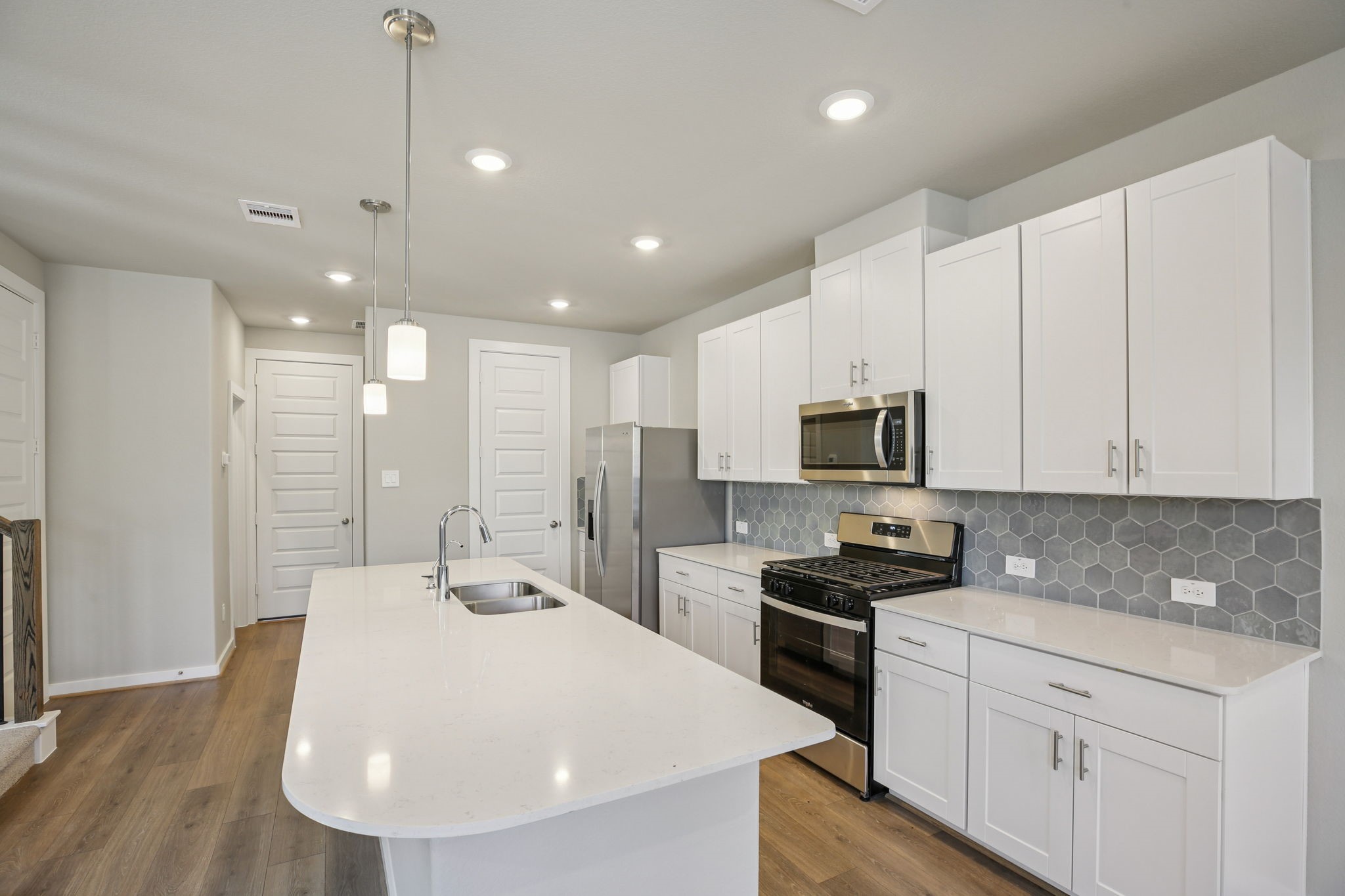 1139 Cedar Place Lane Property Photo 4