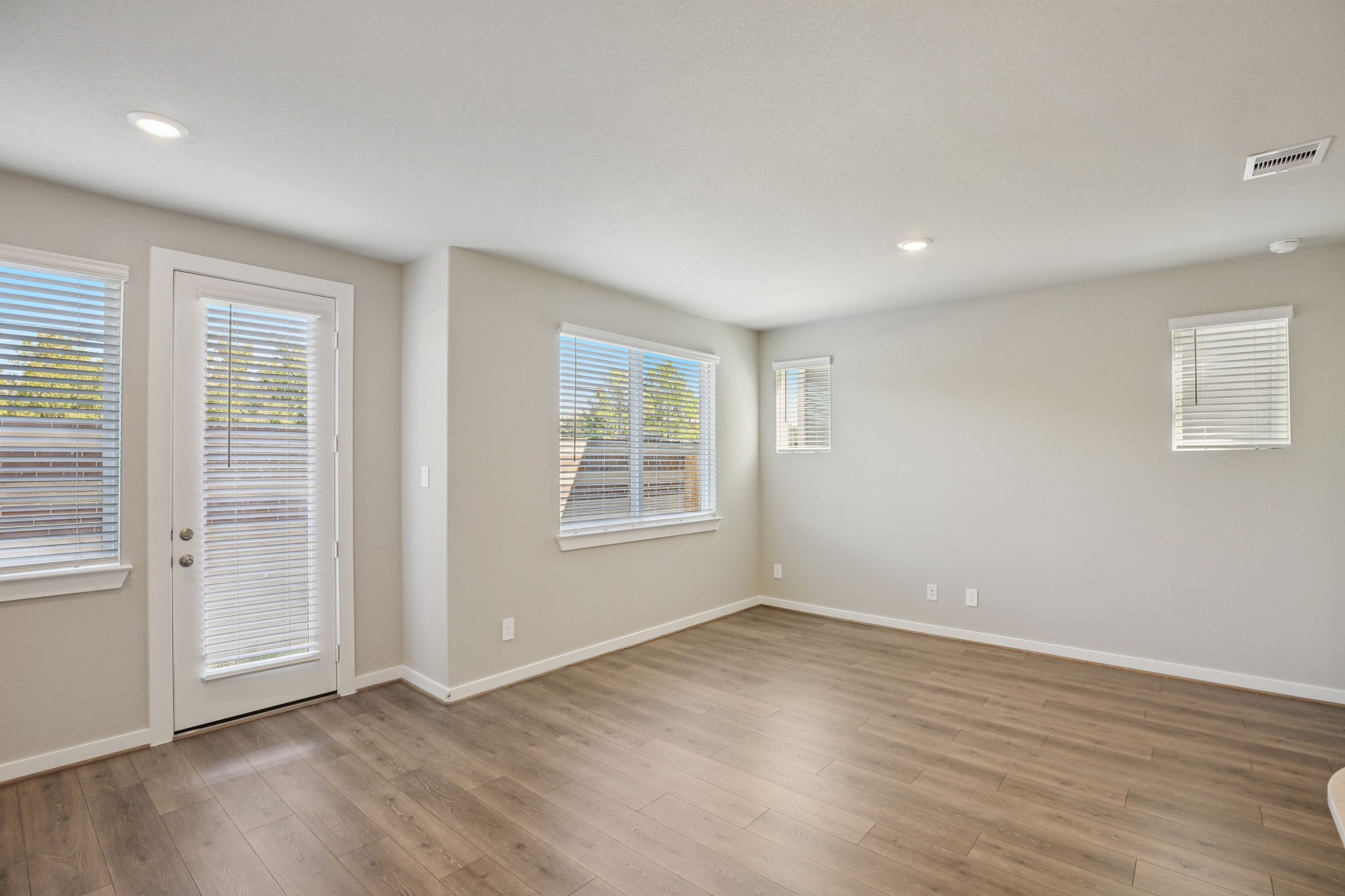 1139 Cedar Place Lane Property Photo 8