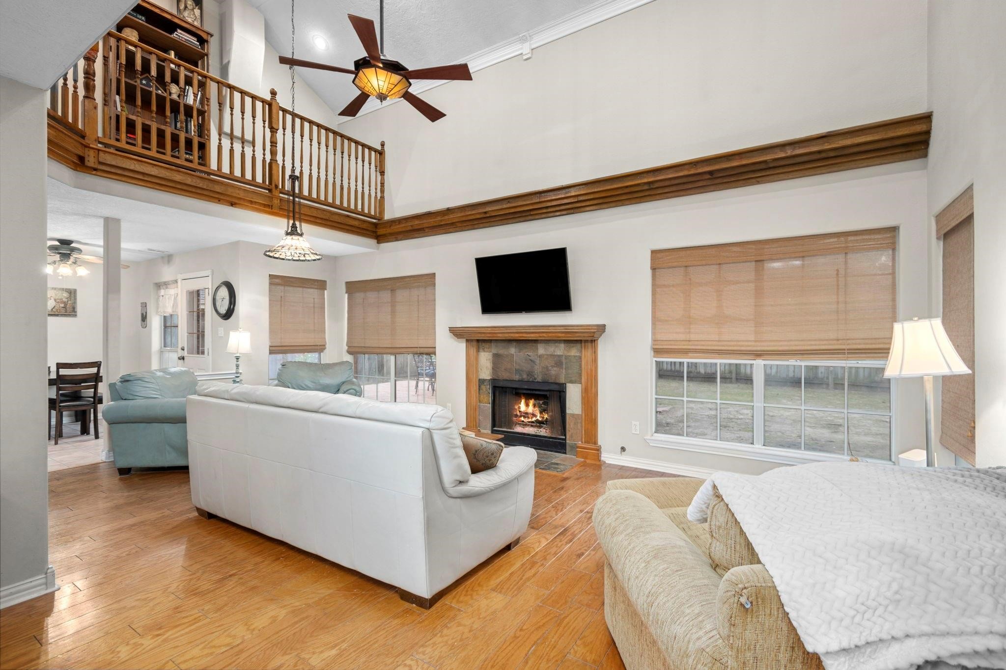 2 Amber Fire Place Property Photo 6
