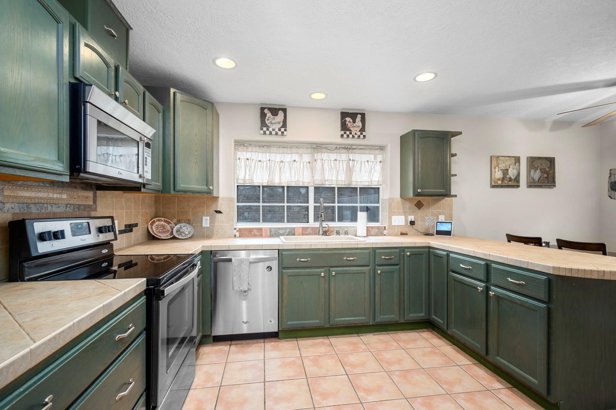 2 Amber Fire Place Property Photo 14