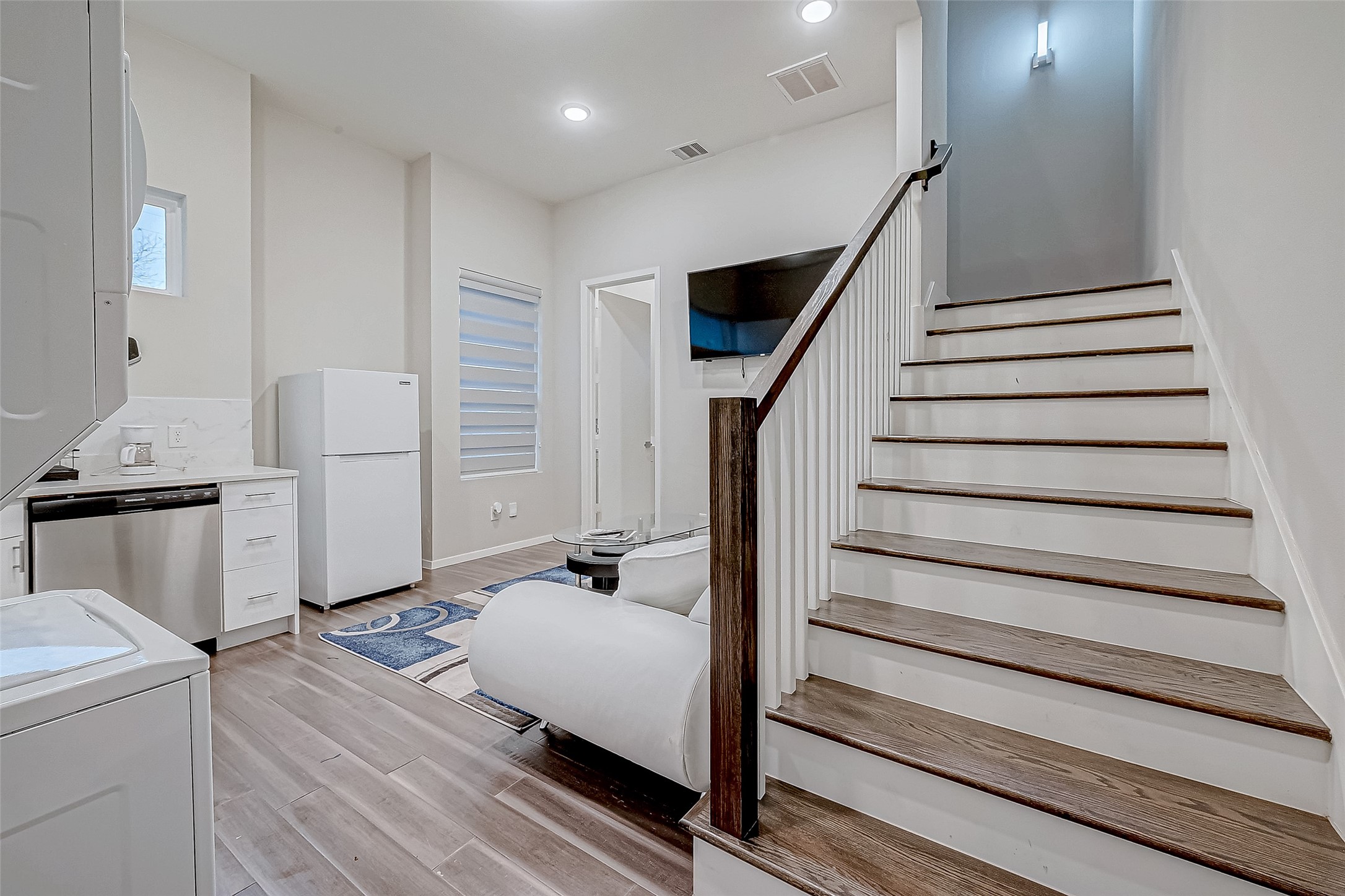 5722 Cullen Boulevard A Property Photo 4