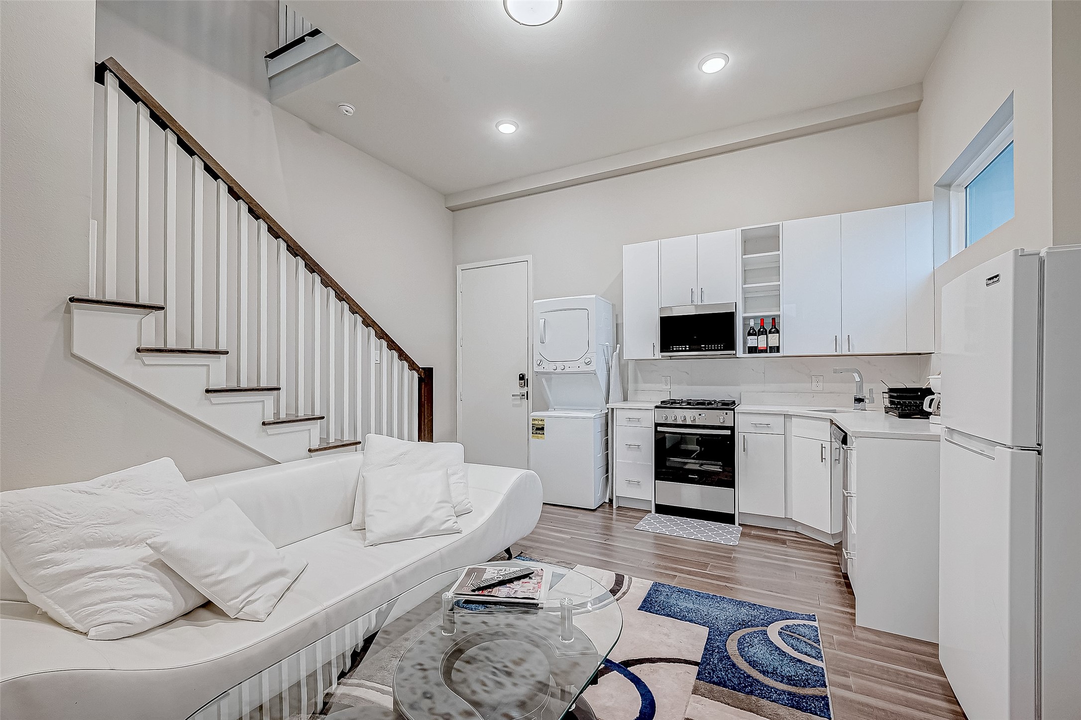 5722 Cullen Boulevard A Property Photo 6