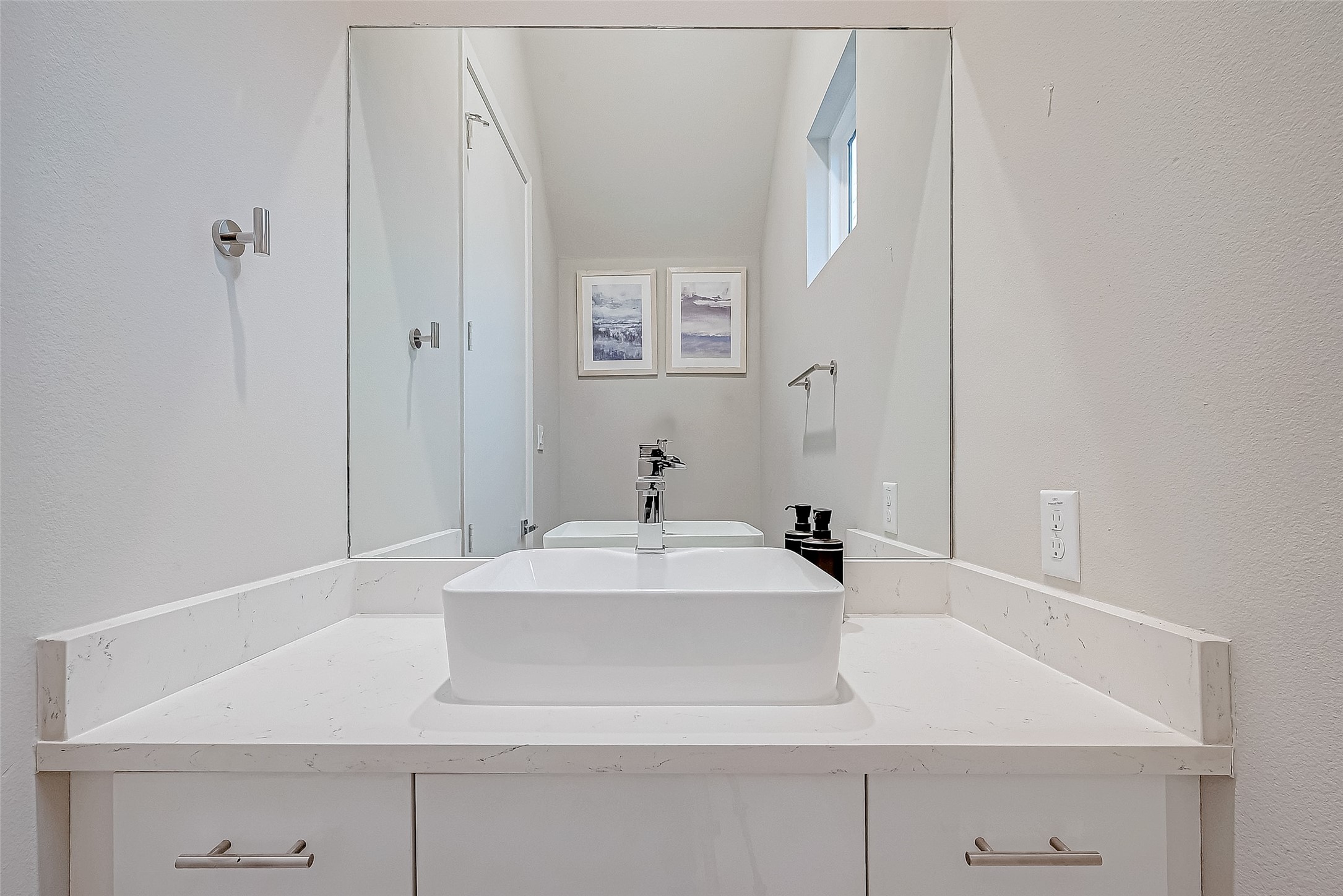 5722 Cullen Boulevard A Property Photo 10
