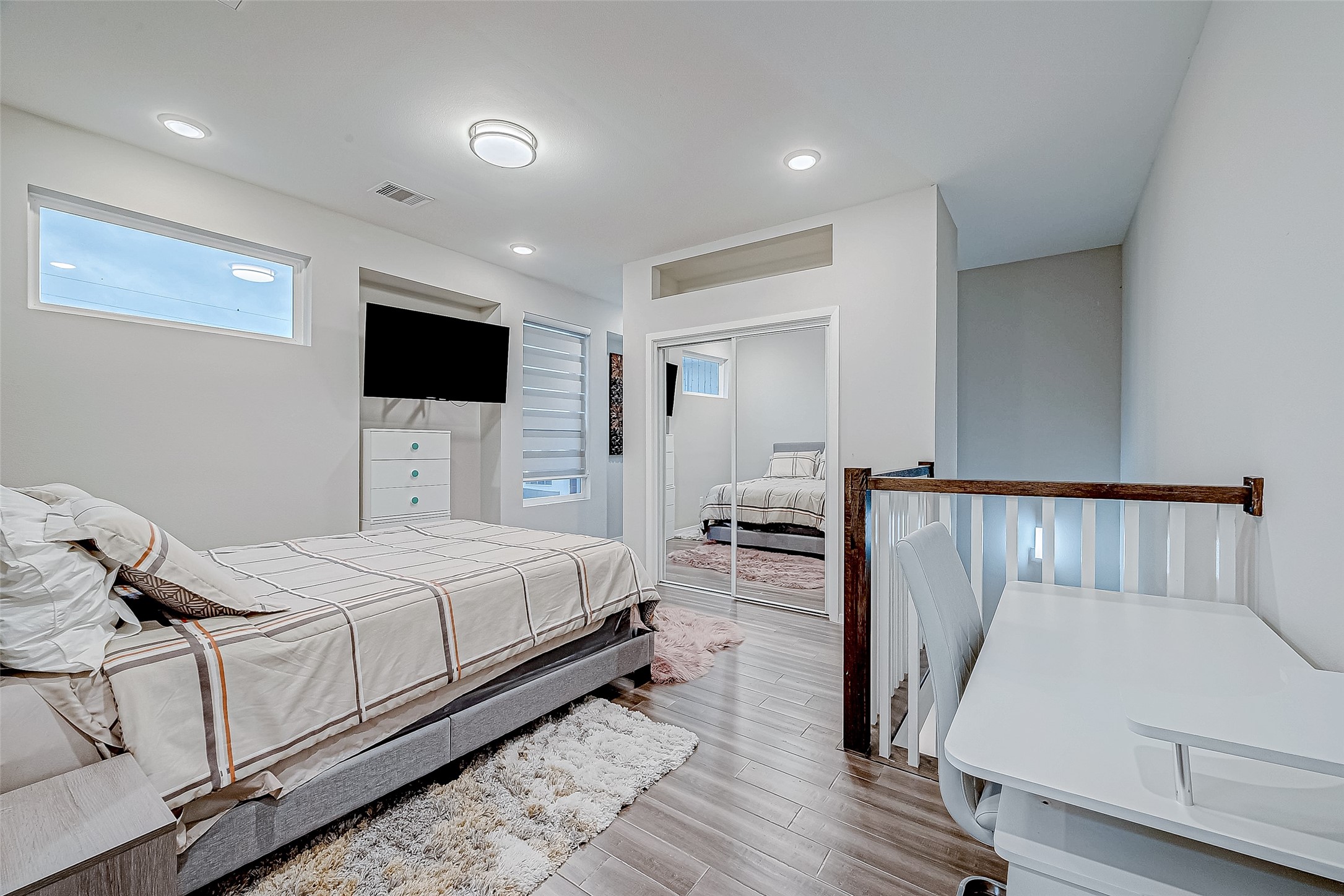 5722 Cullen Boulevard A Property Photo 13