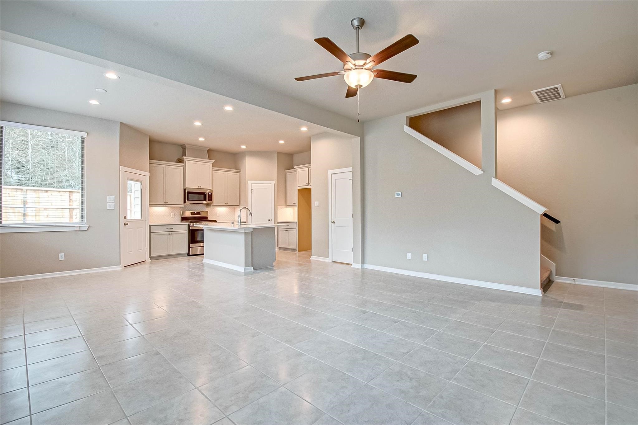 332 N Spotted Fern Drive Property Photo 3