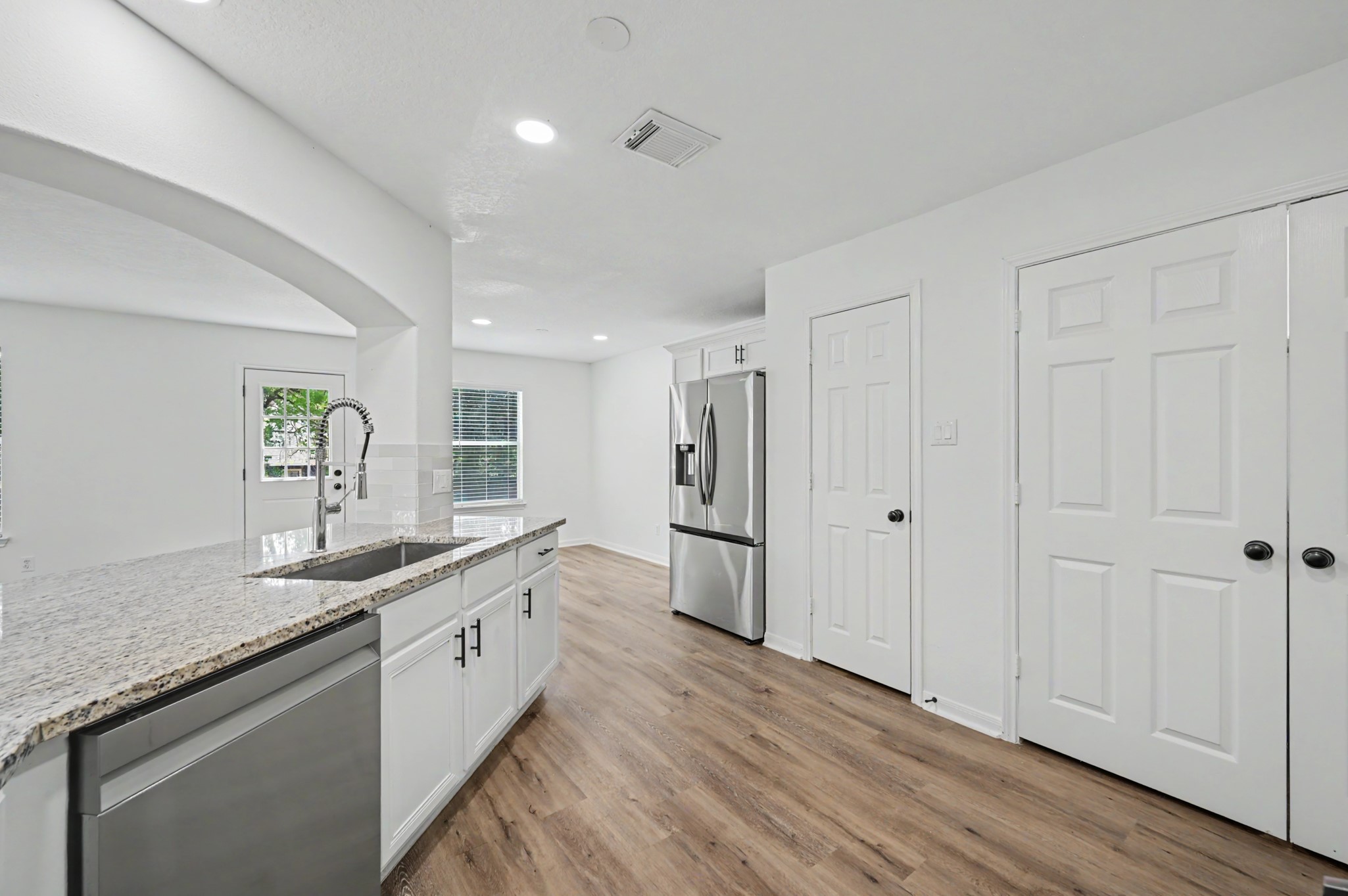 6894 Stillwater Drive Property Photo 10