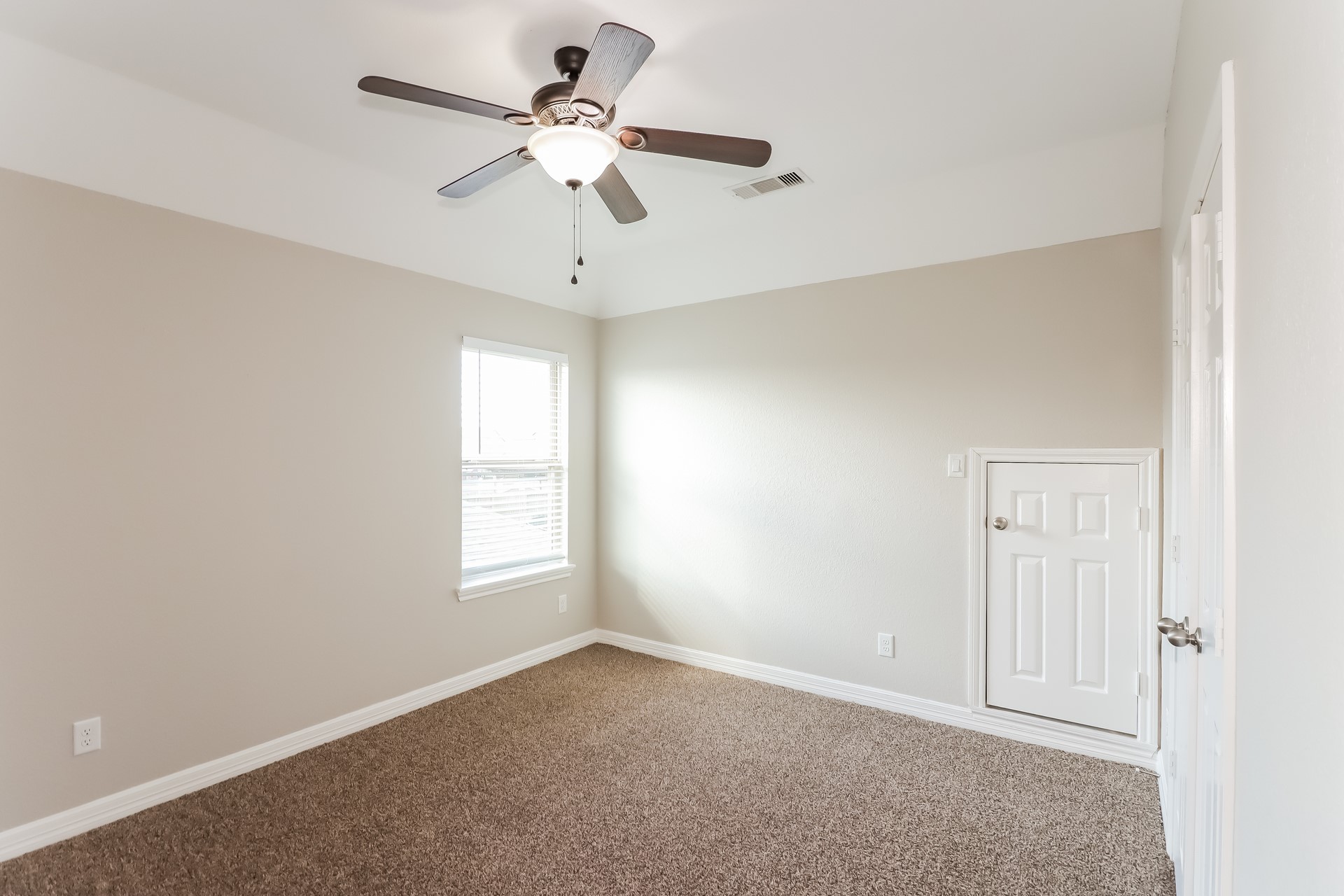 9743 Stratton Ridge Drive Property Photo 9