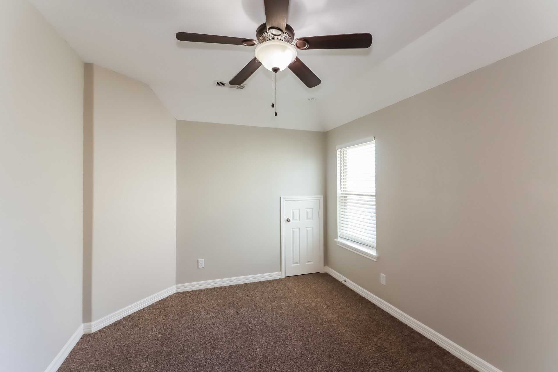 9743 Stratton Ridge Drive Property Photo 10