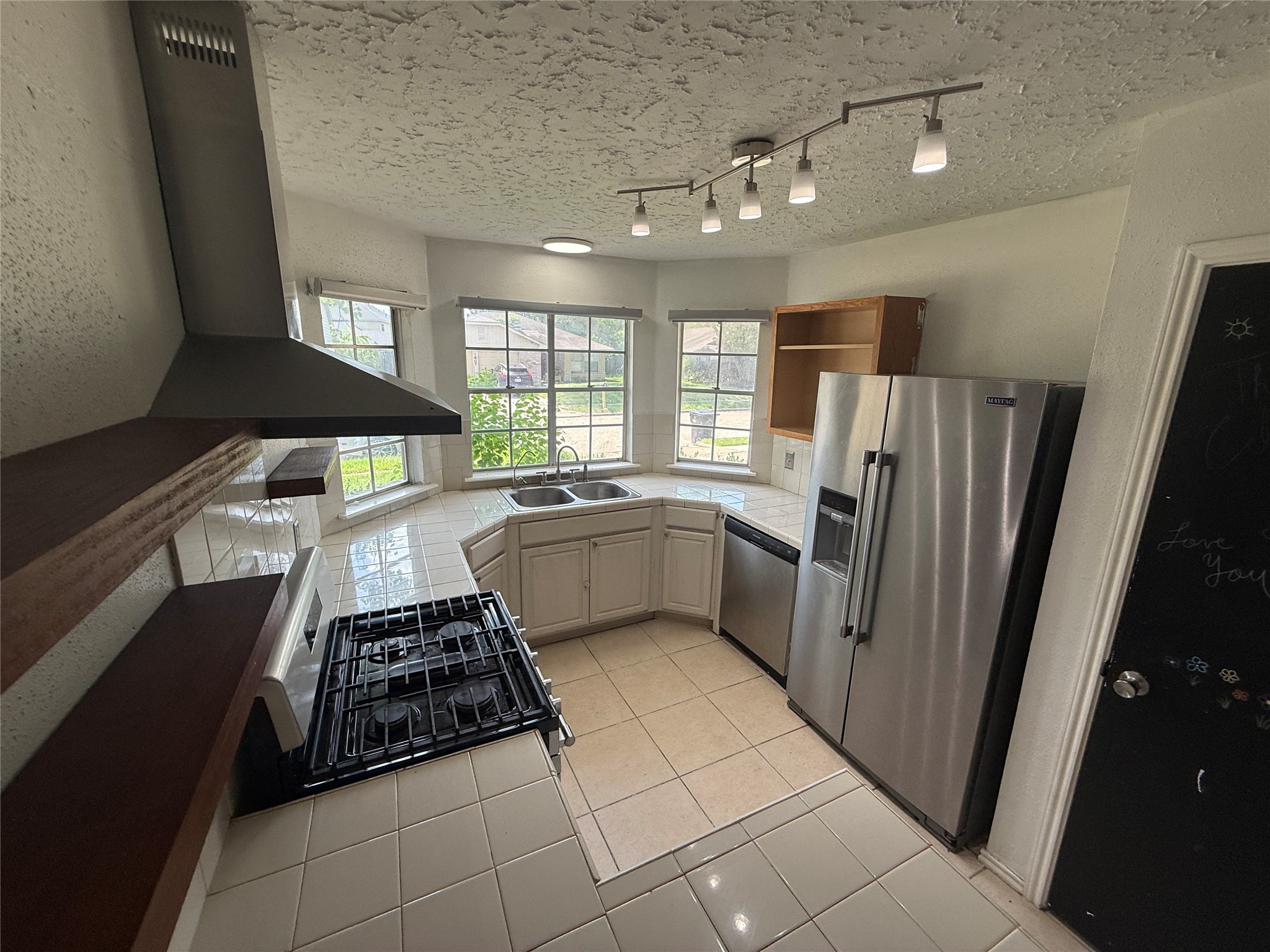 1610 Brickarbor Drive Property Photo 2