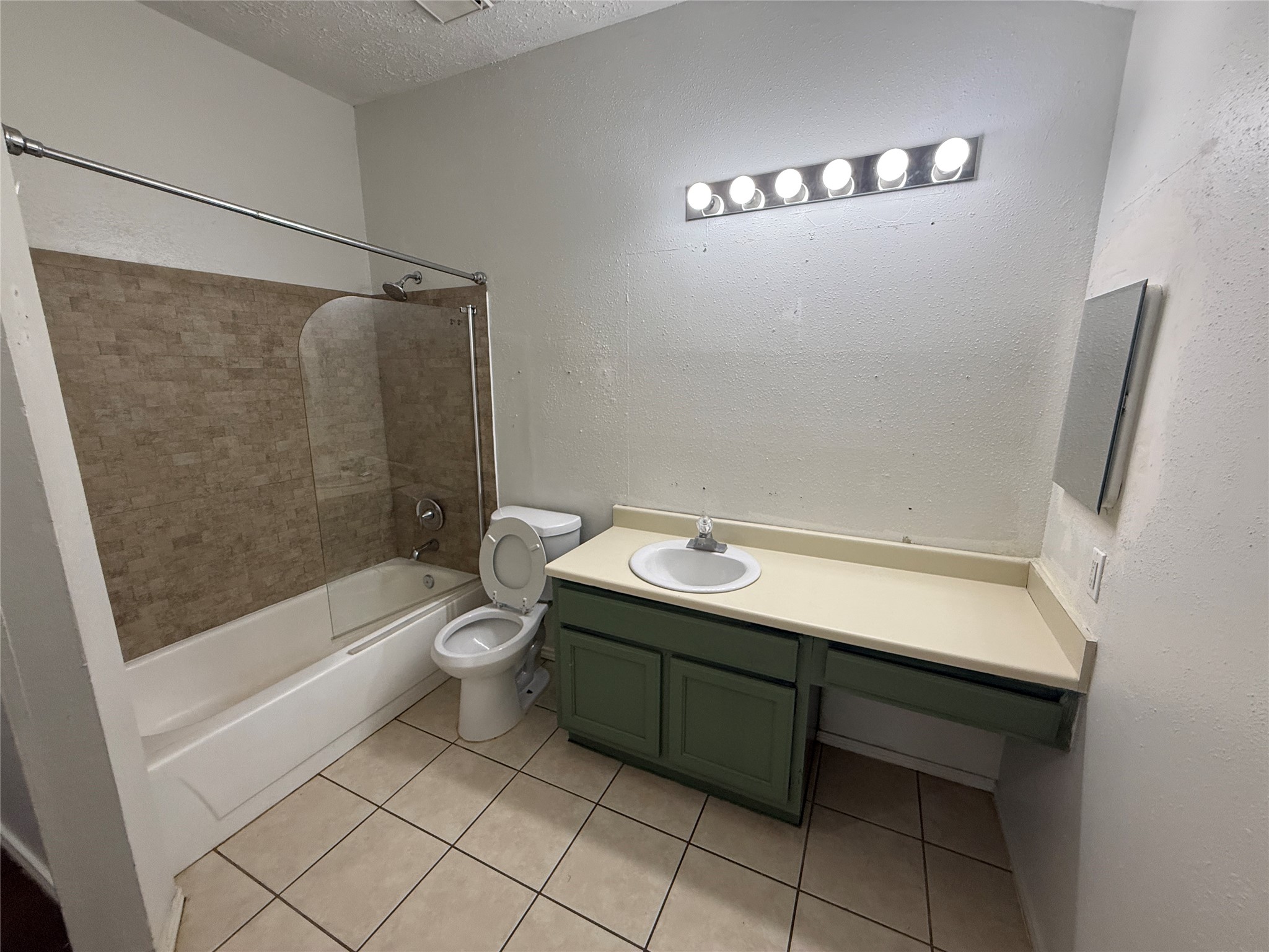 1610 Brickarbor Drive Property Photo 7
