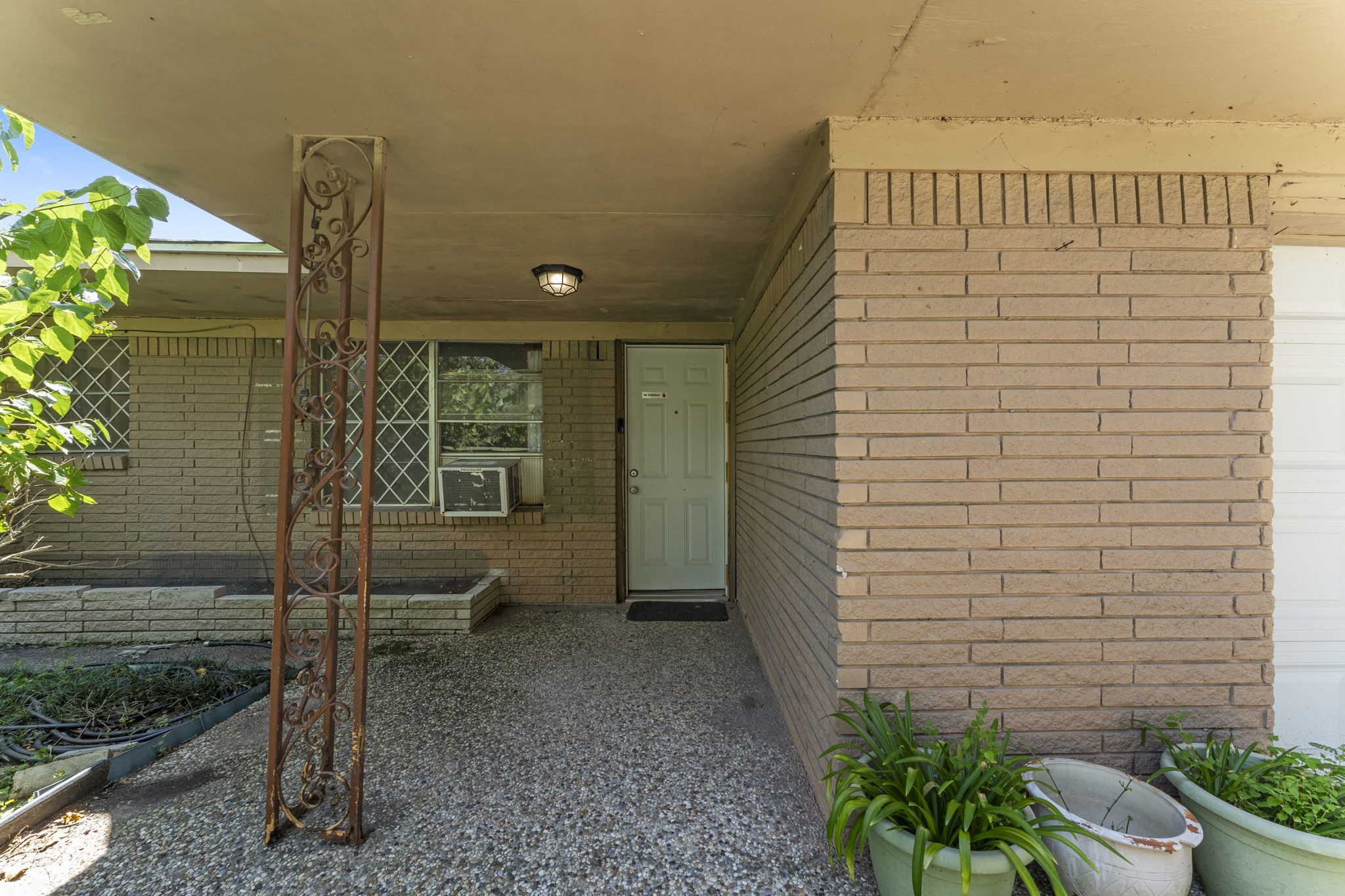 814 Isetta Lane Property Photo 3