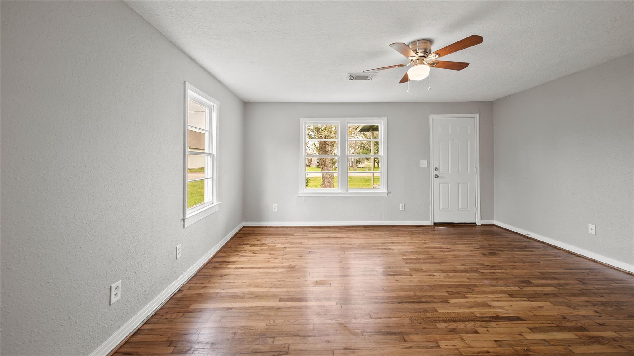 234 E Texas Street, Brazoria Tx 77422 Property Photo 5