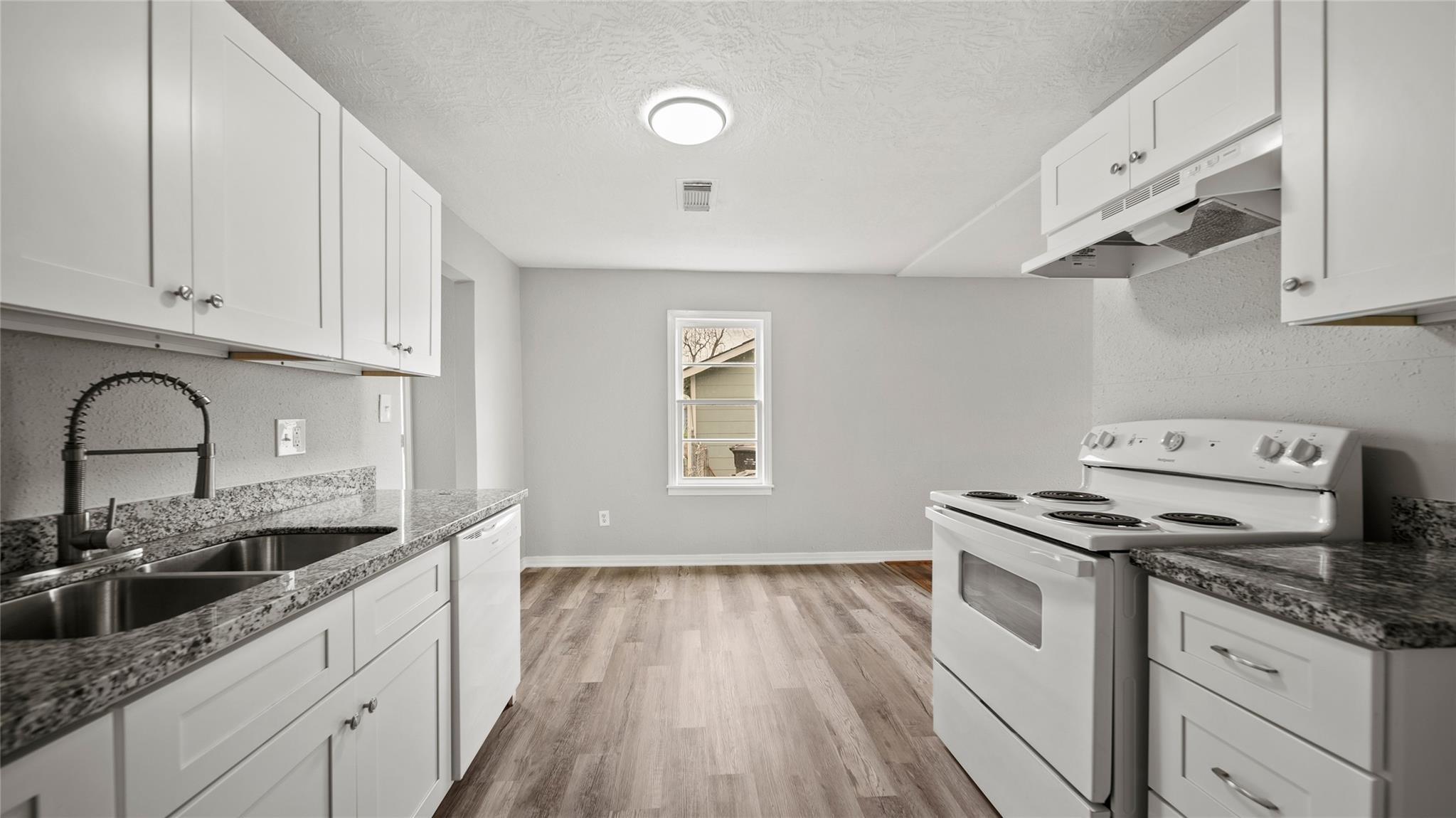 234 E Texas Street, Brazoria Tx 77422 Property Photo 8